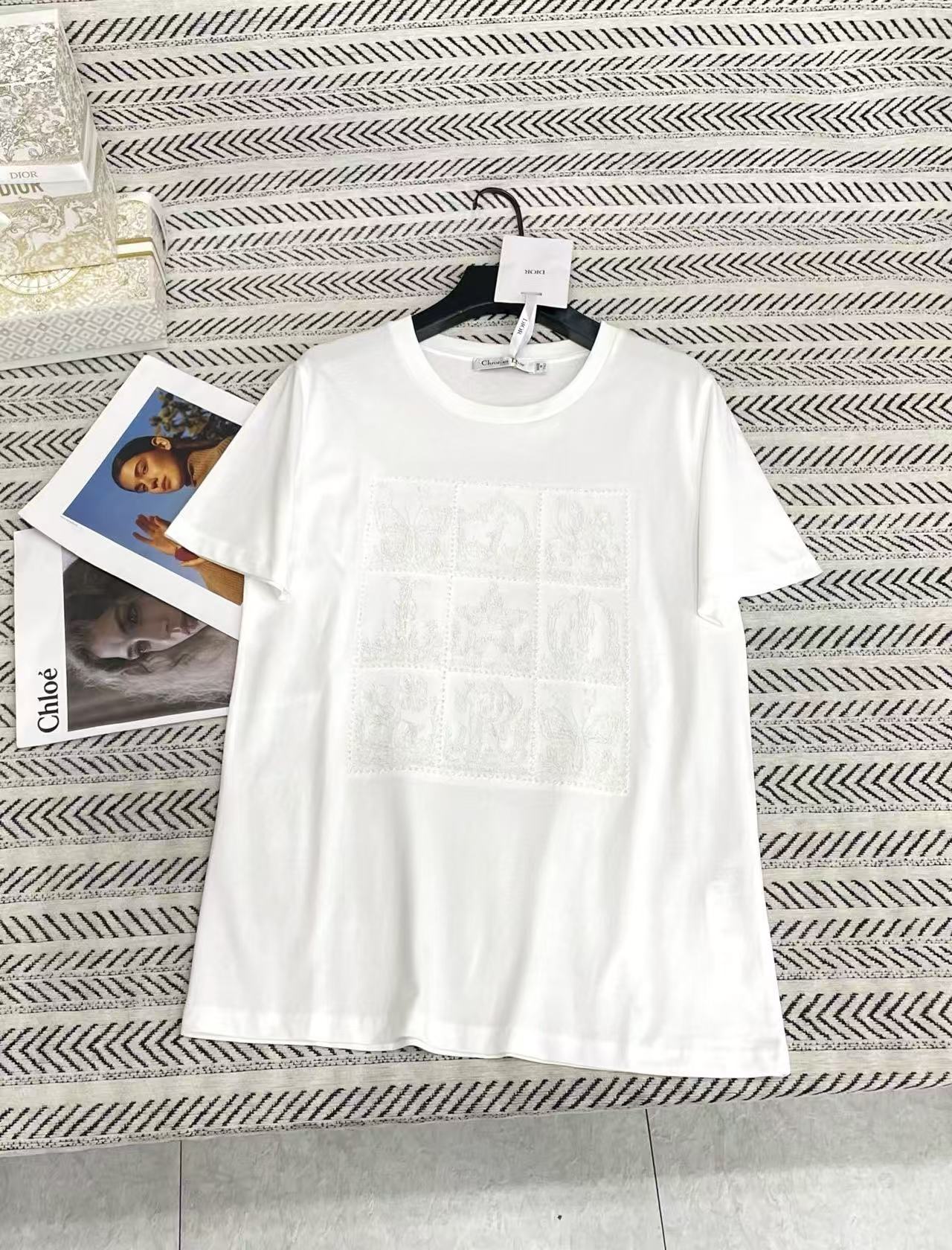 DI0R金糸で​​刺繍された五芒星の蝶のTシャツ【50％割引+送料無料】
