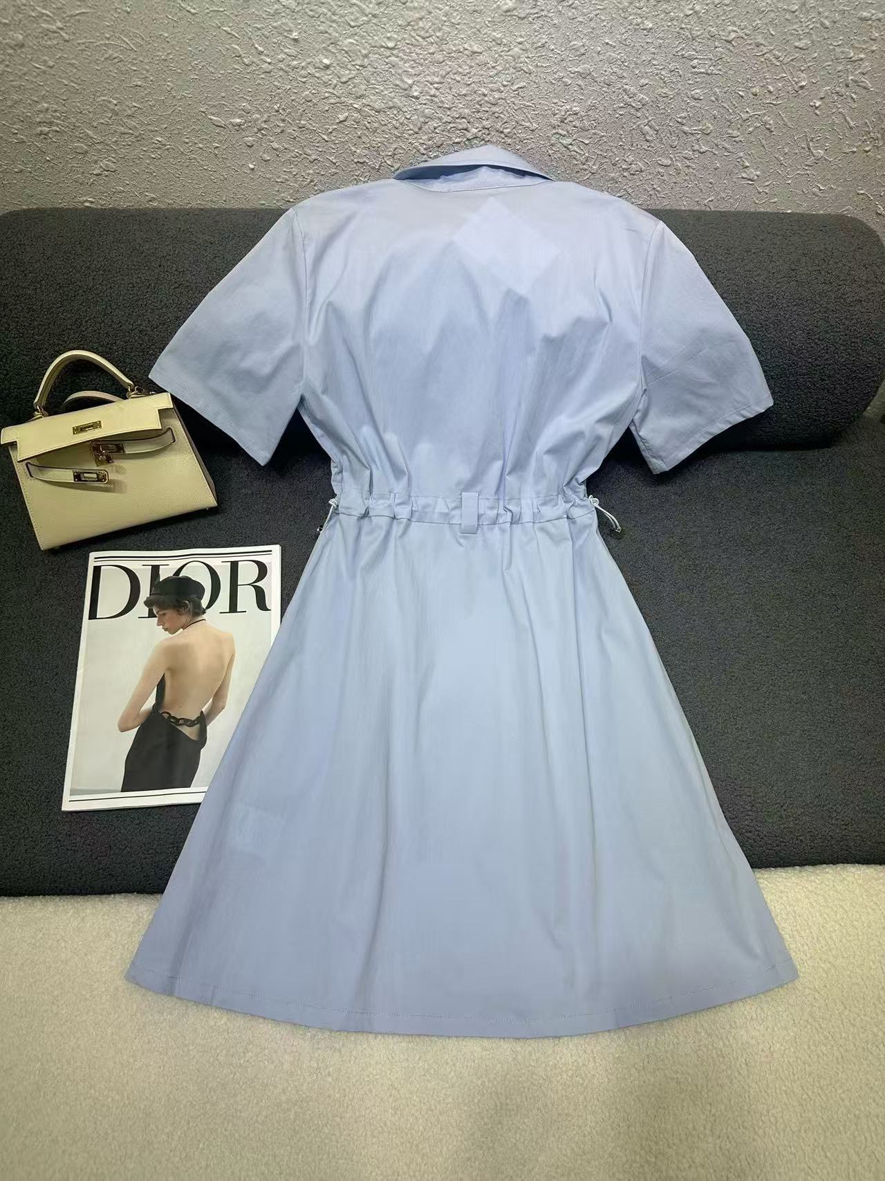 DI0R高品質でミニマルな刺繍入りレタードレス【50％割引+送料無料】