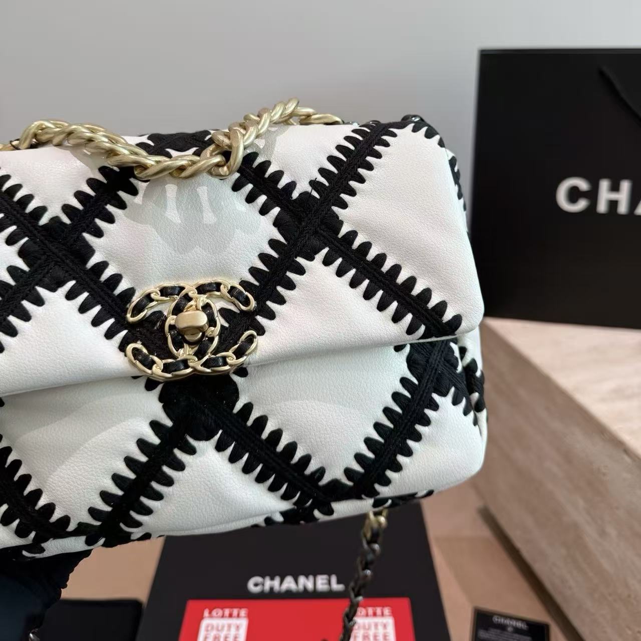 CHANE1 ブラック＆ホワイトチェック フラップバッグ【50％割引+送料無料】
