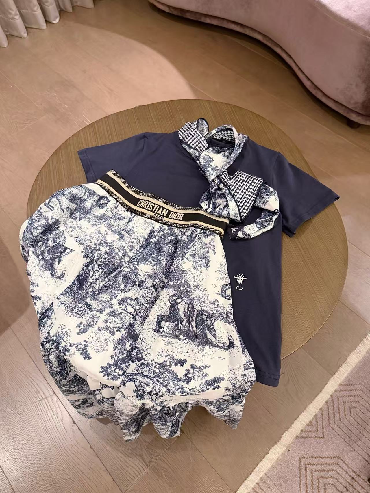 DIOR スカーフTシャツ＆スカート 2点セット【50％割引+送料無料】