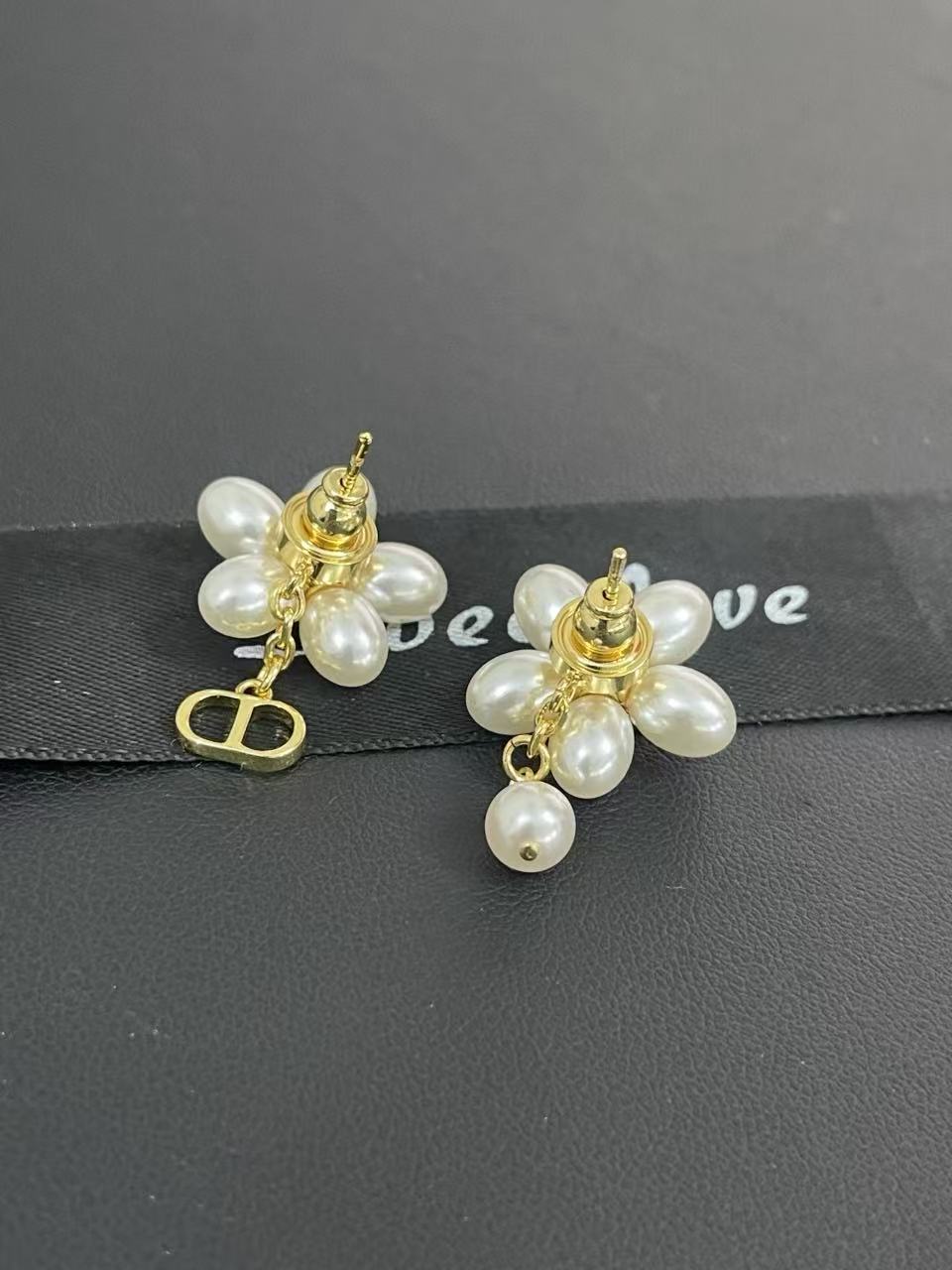 DIOR CDパール スタッドピアス【50％割引+送料無料】