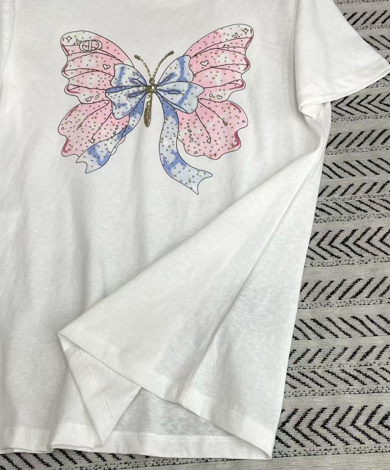 DI0R蝶のビーズ付きTシャツ【50％割引+送料無料】
