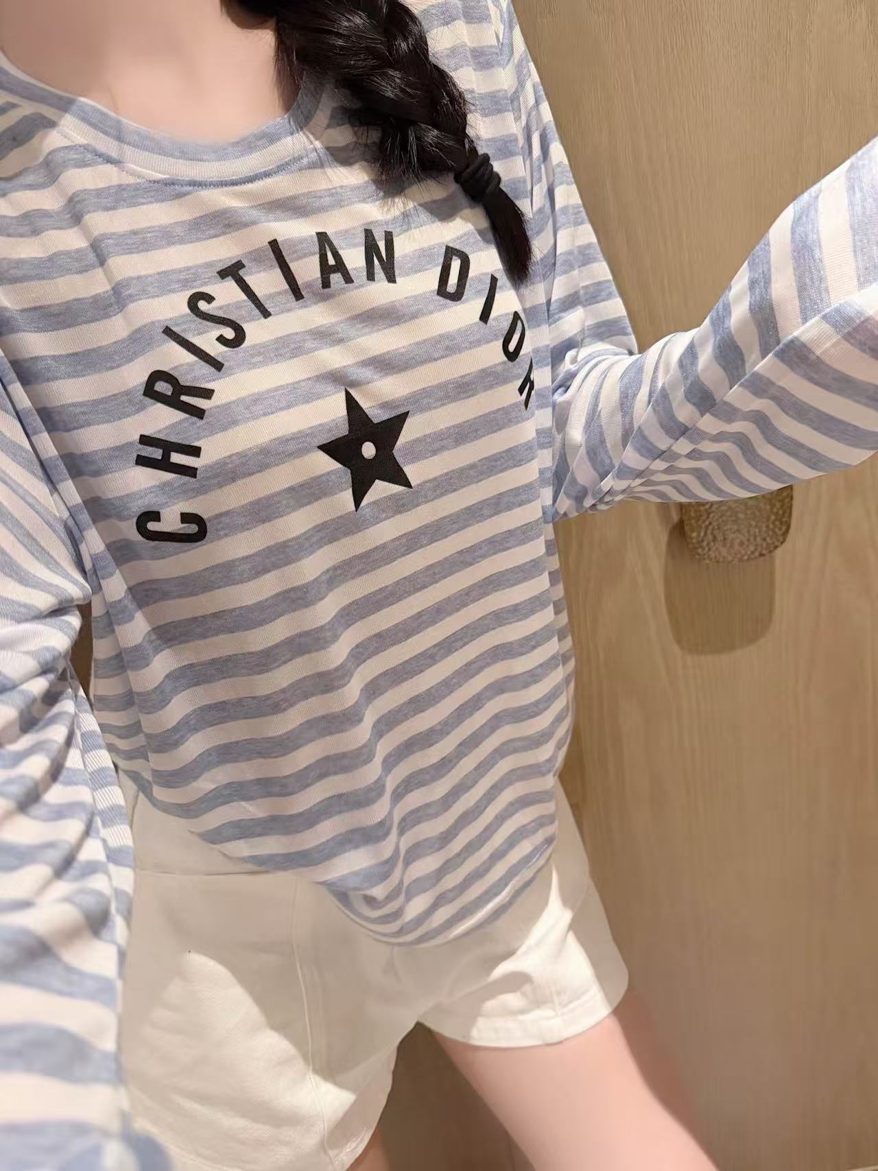 DI0Rストライプ文字入り日焼け防止Tシャツ【50％割引+送料無料】