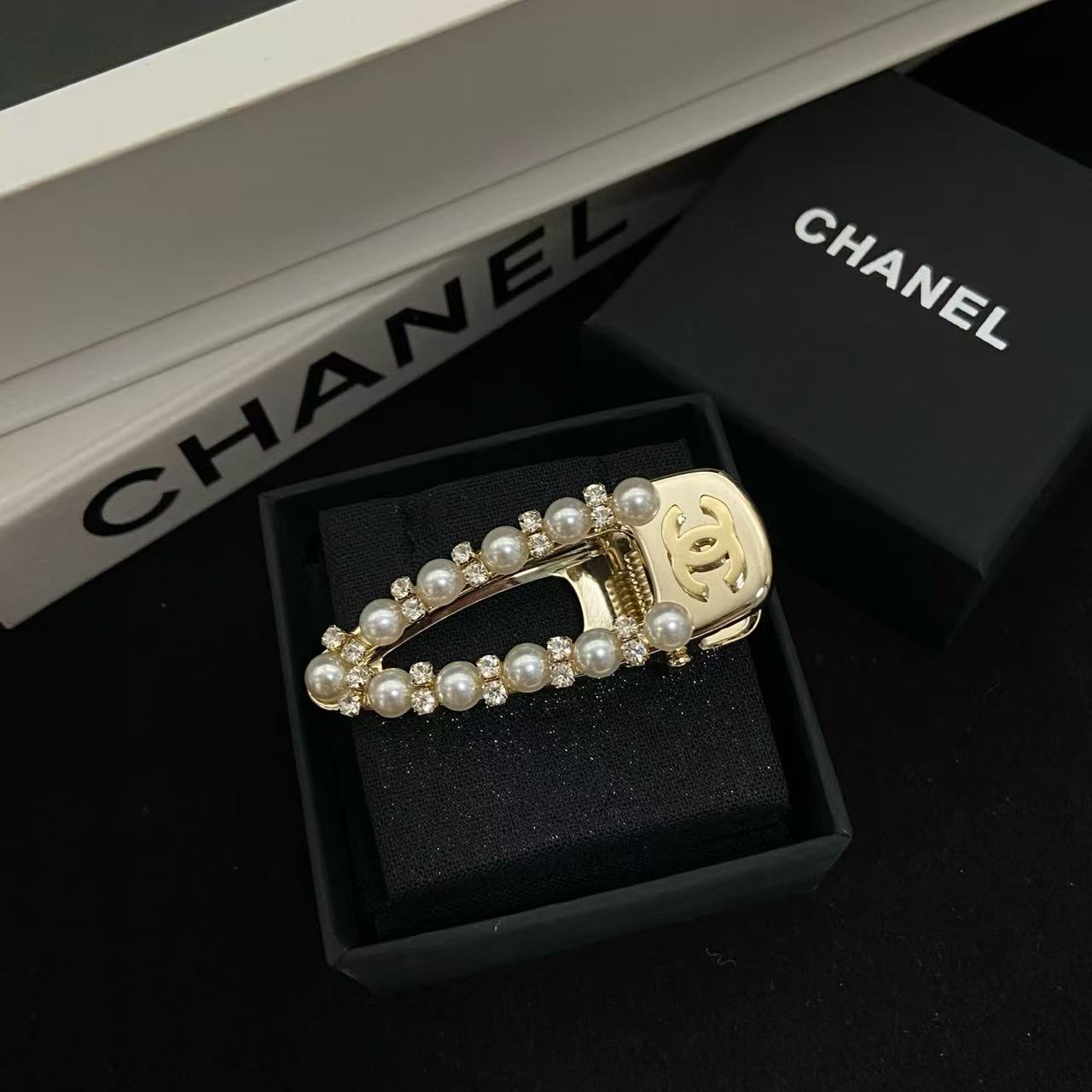CHANE1 ダブルCパールヘアクリップ【50％割引+送料無料】
