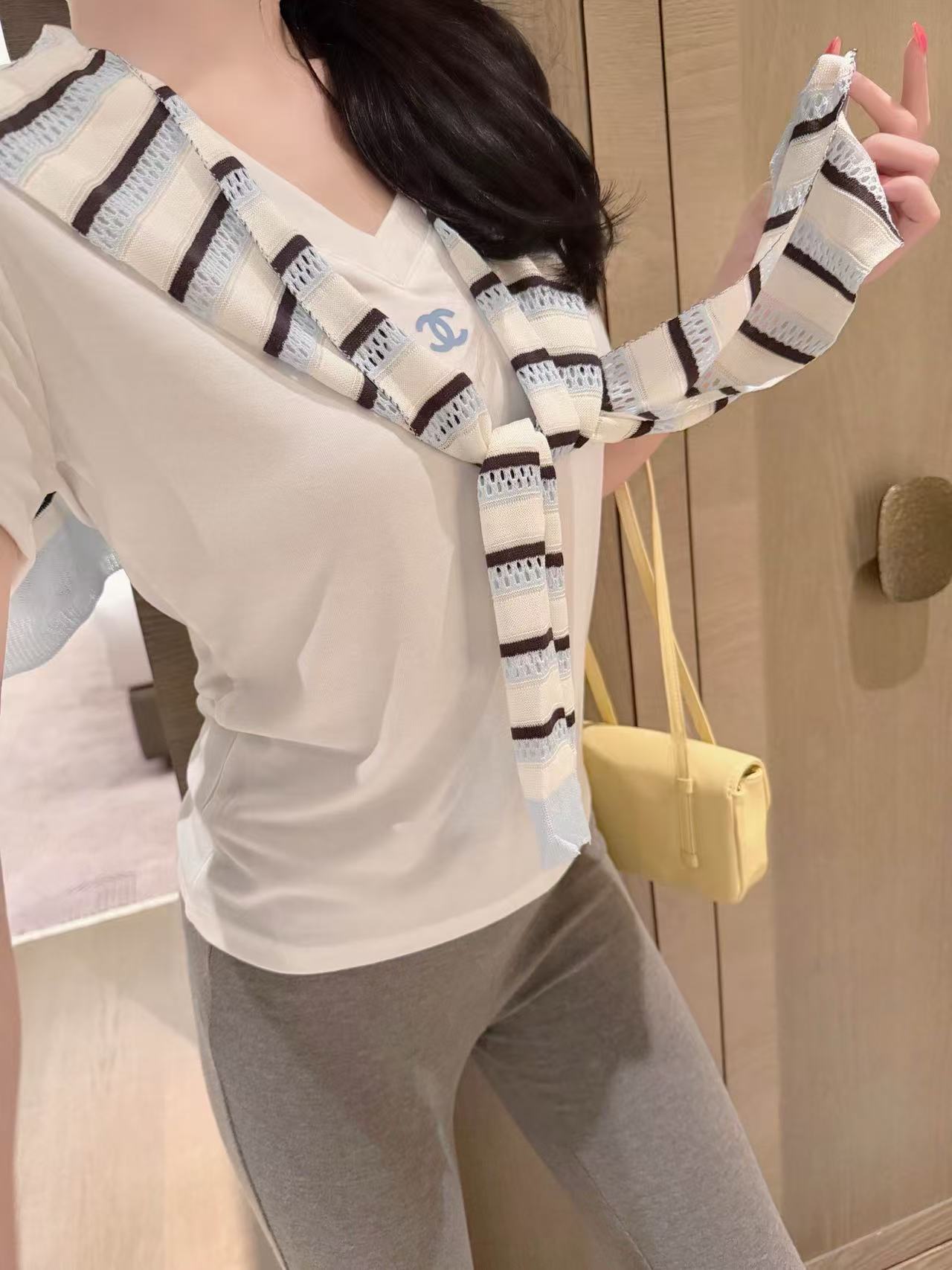 CHANE1 スカーフ + Tシャツ【50％割引+送料無料】