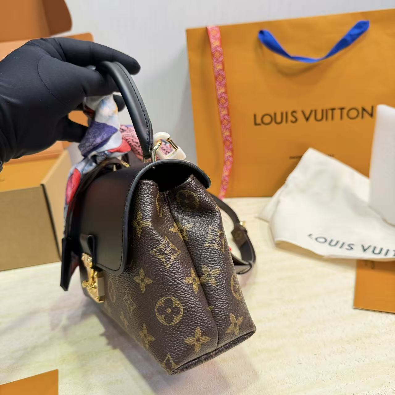 LV Madeleineハンドバッグ【50％割引+送料無料】