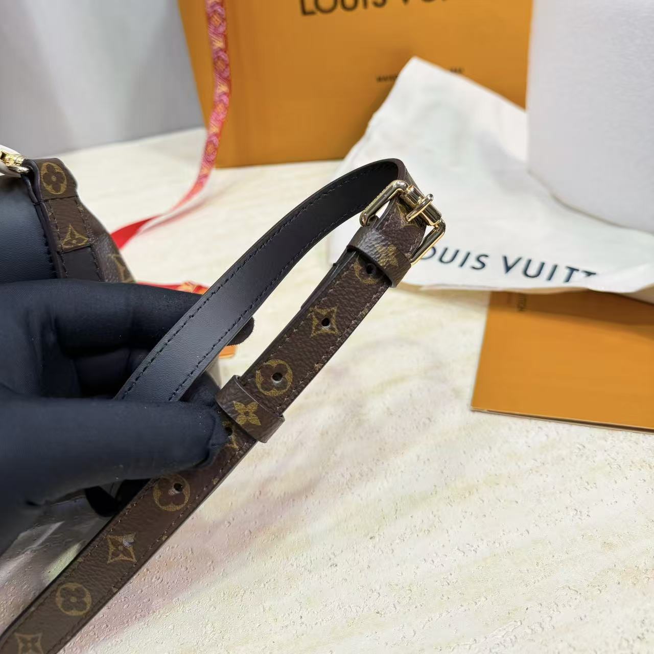 LV Madeleineハンドバッグ【50％割引+送料無料】