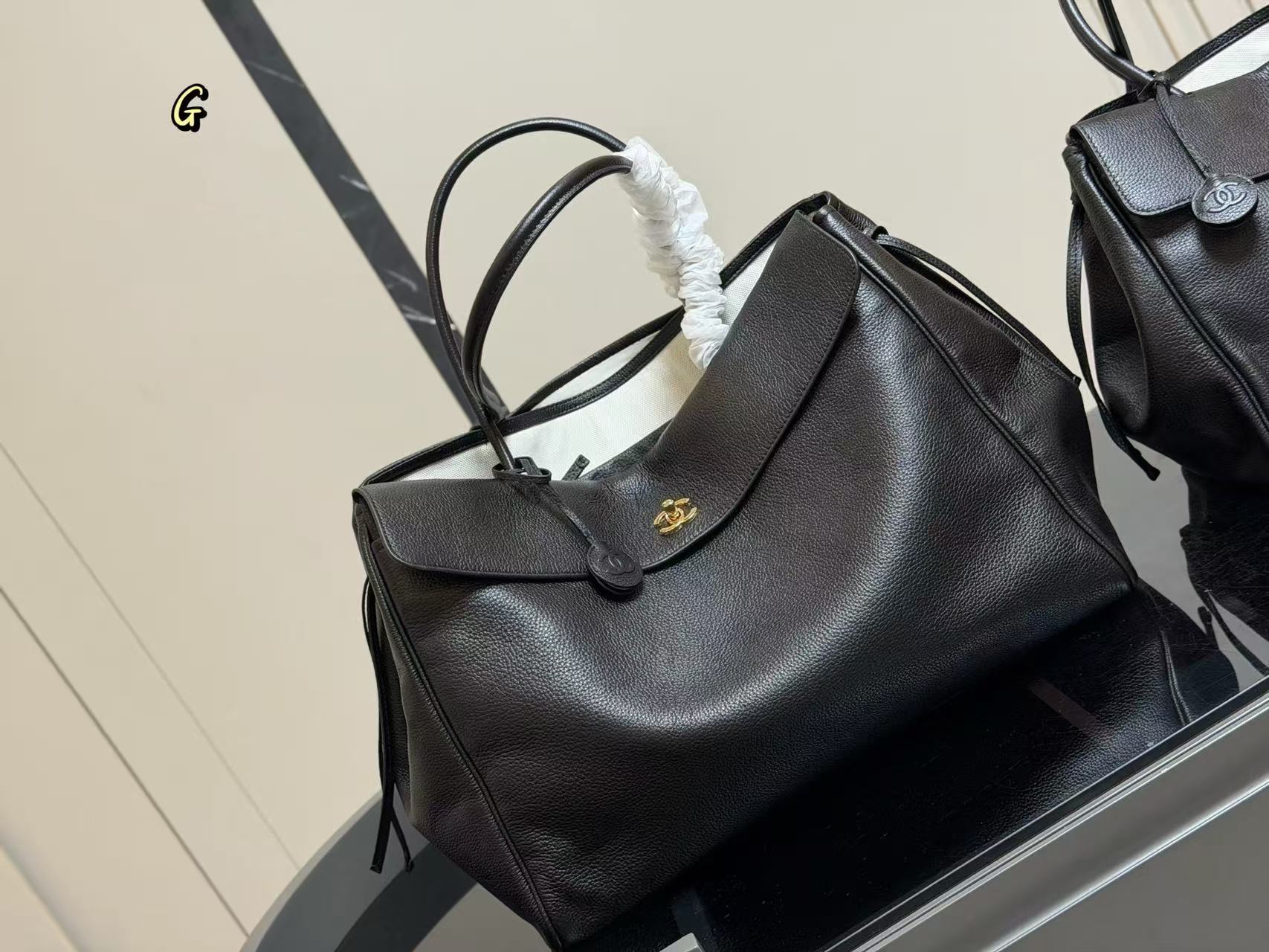 CHANE1 レザーハンドバッグ【50％割引+送料無料】