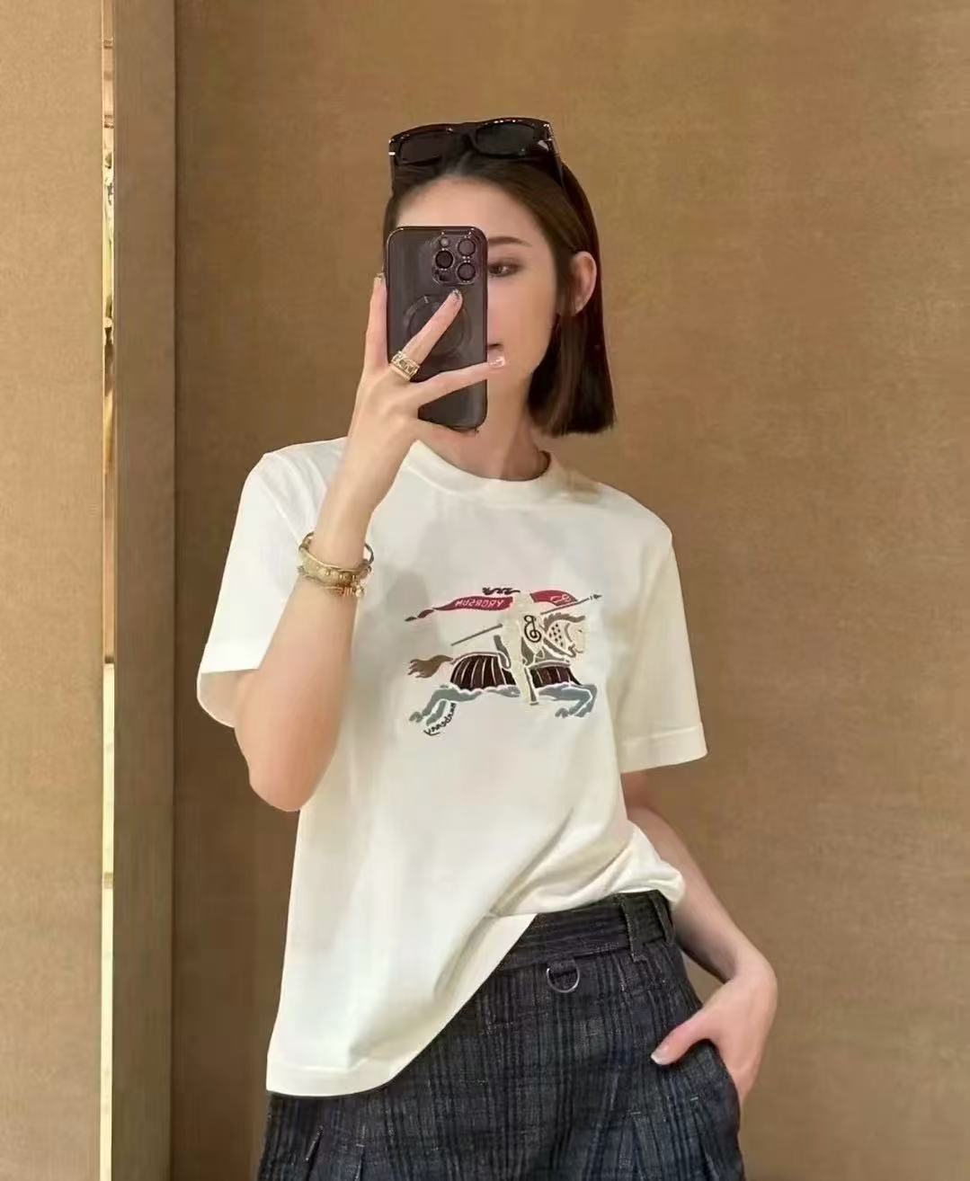 BUR8ERRY ウォーホース Tシャツ【50％割引+送料無料】