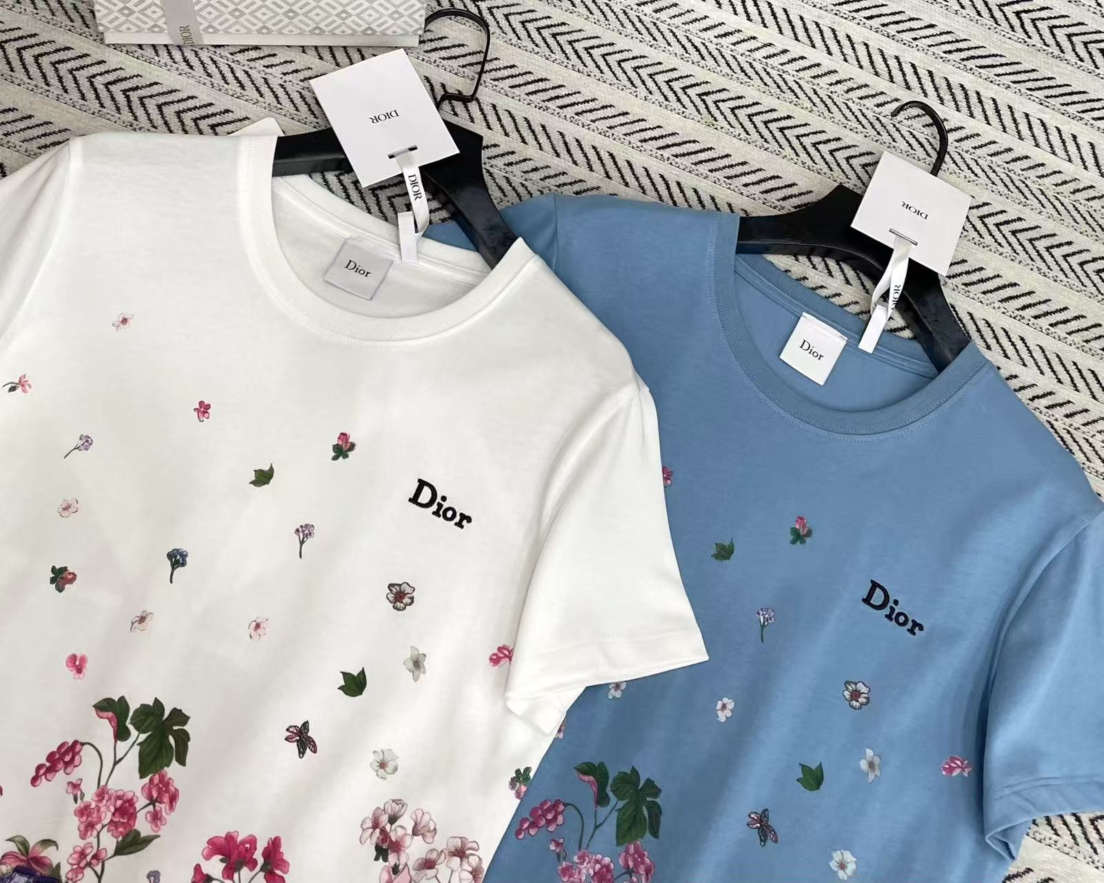 DI0Rプリント文字Tシャツ【50％割引+送料無料】