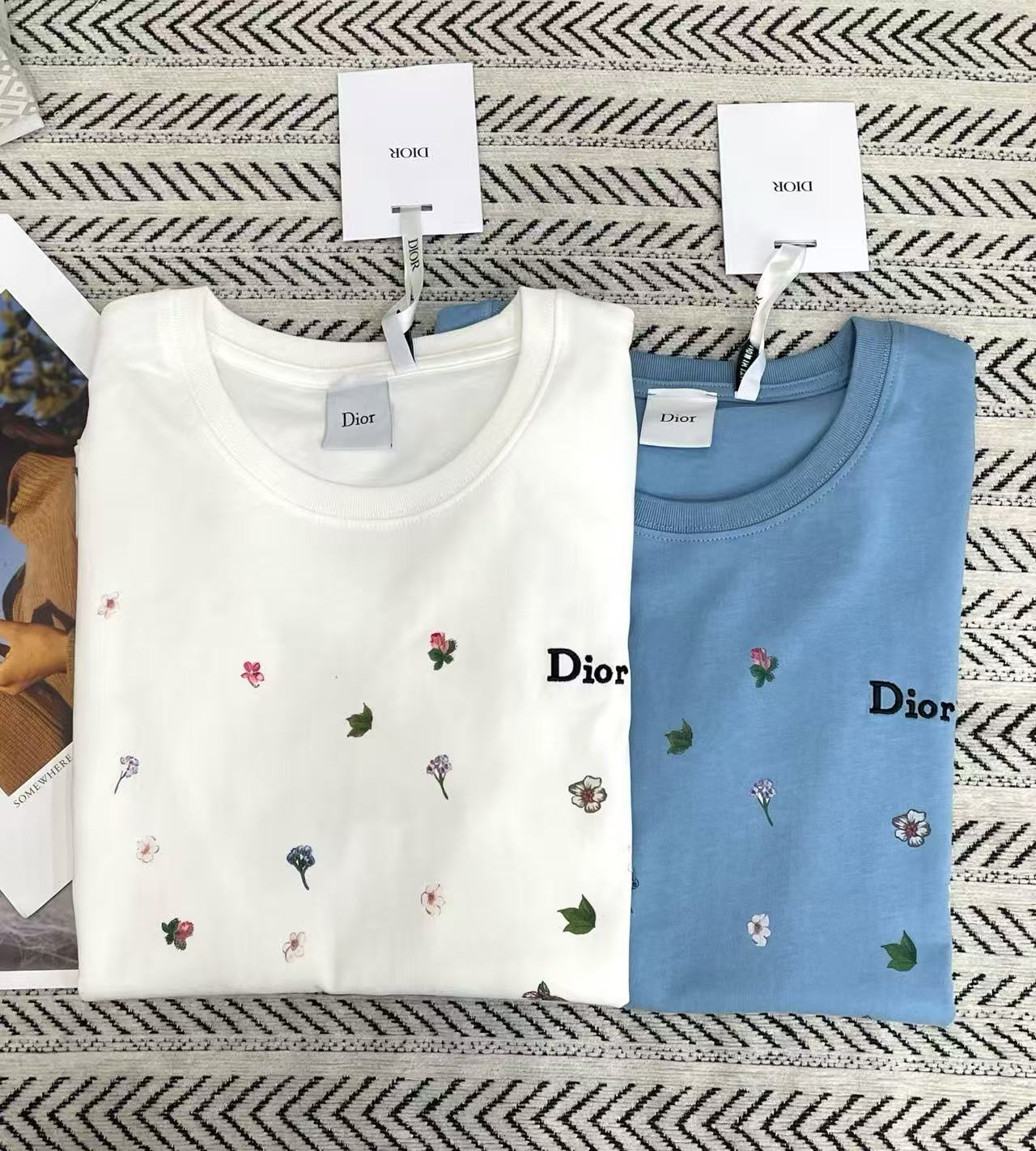 DI0Rプリント文字Tシャツ【50％割引+送料無料】