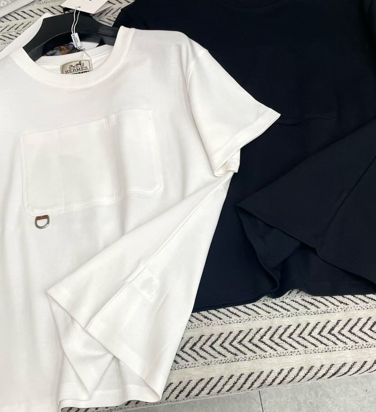 HERME5シンプルな正方形のTシャツ【50％割引+送料無料】