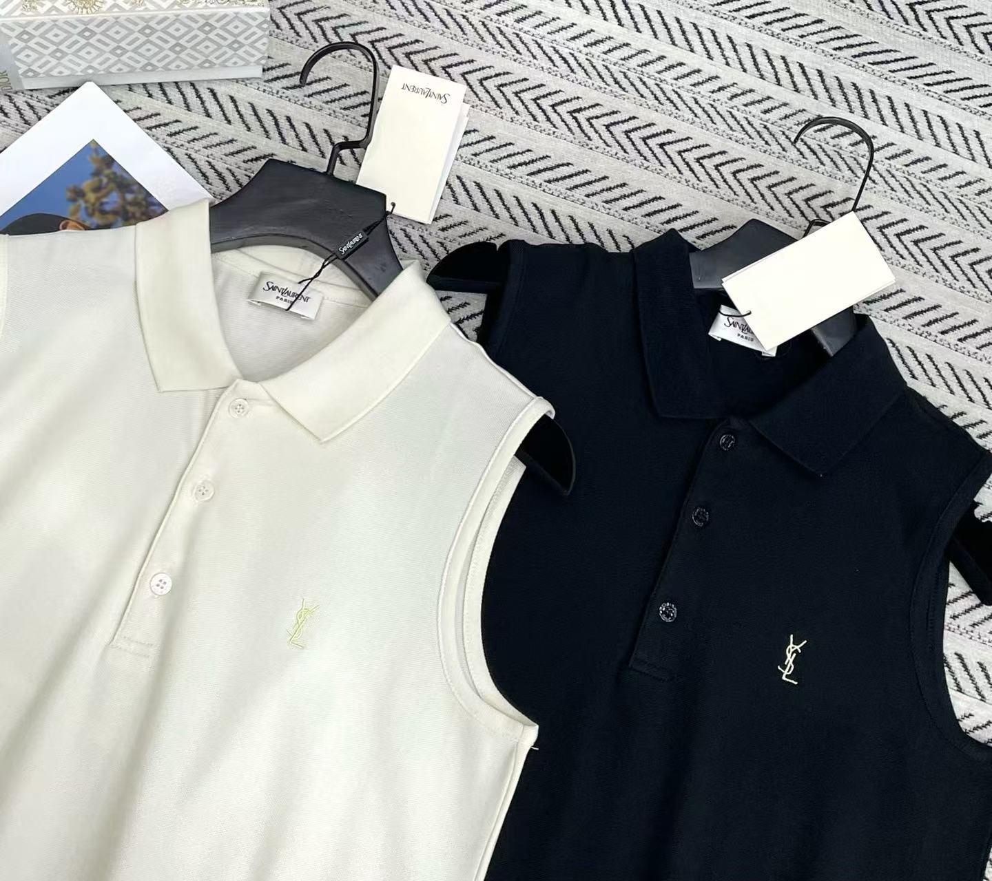 YSLのミニマルなロゴ入り襟付きベスト【50％割引+送料無料】