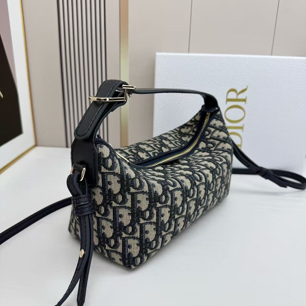 DI0Rジャカードハンドバッグ【50％割引+送料無料】