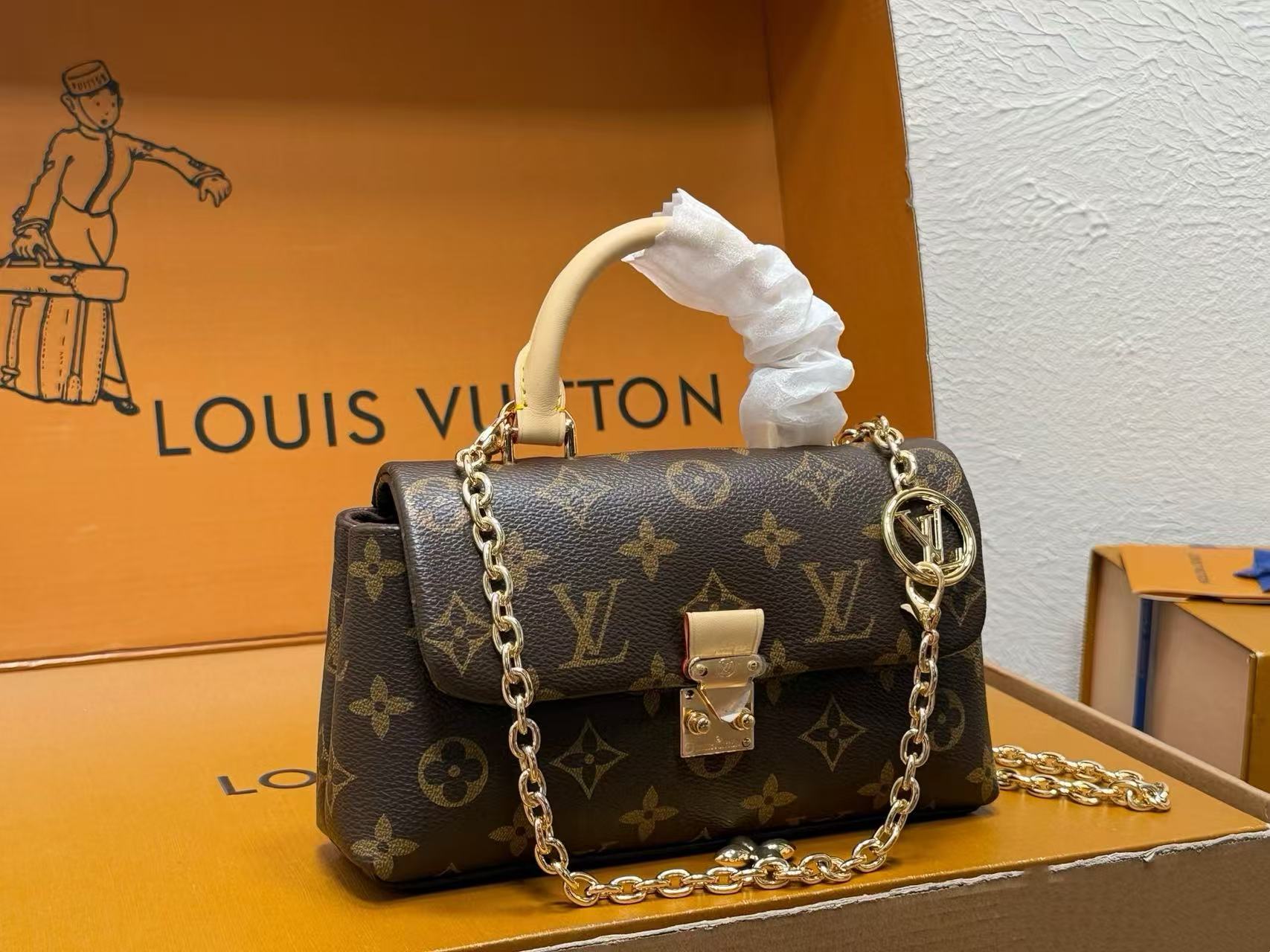 LV Madeleine nanoハンドバッグ【50％割引+送料無料】