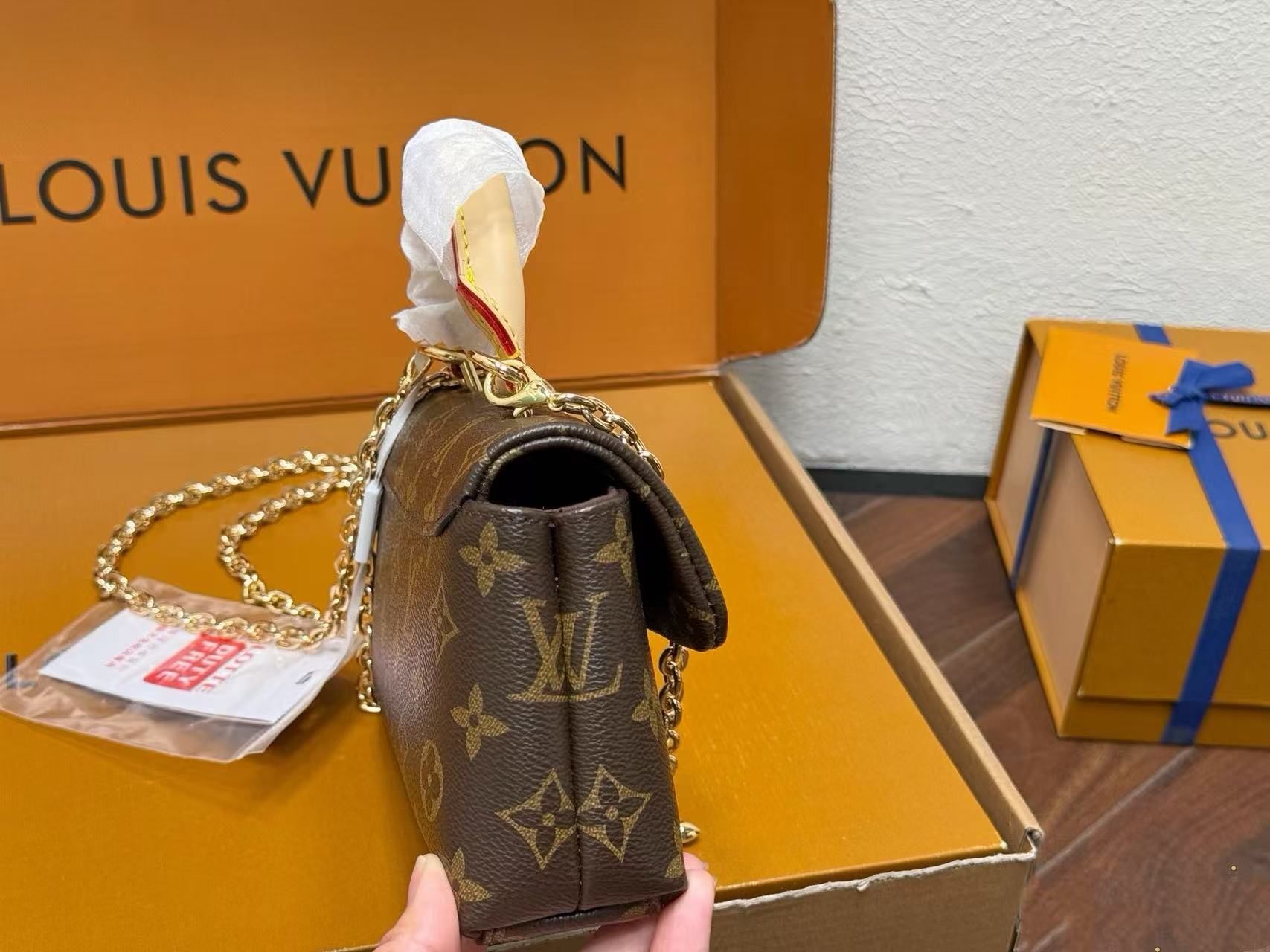 LV Madeleine nanoハンドバッグ【50％割引+送料無料】