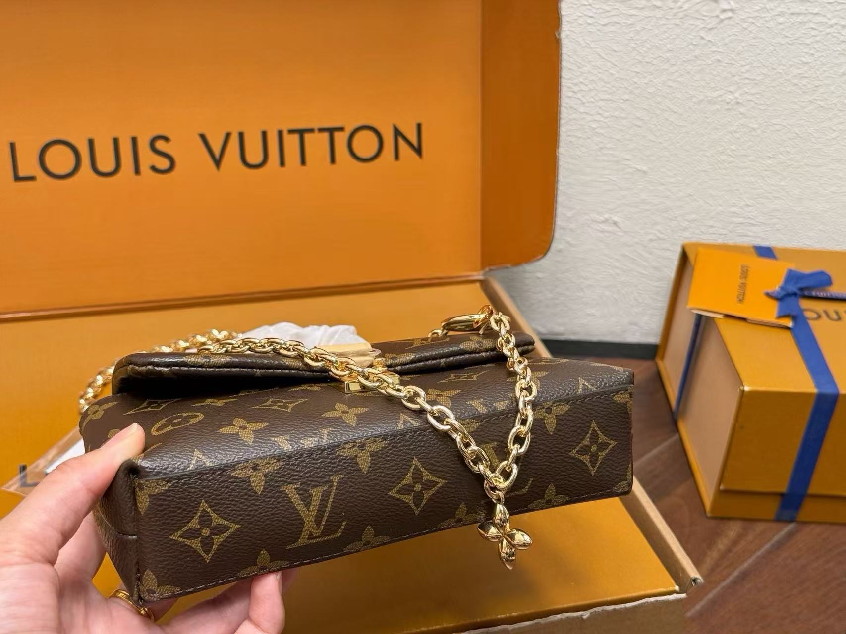 LV Madeleine nanoハンドバッグ【50％割引+送料無料】