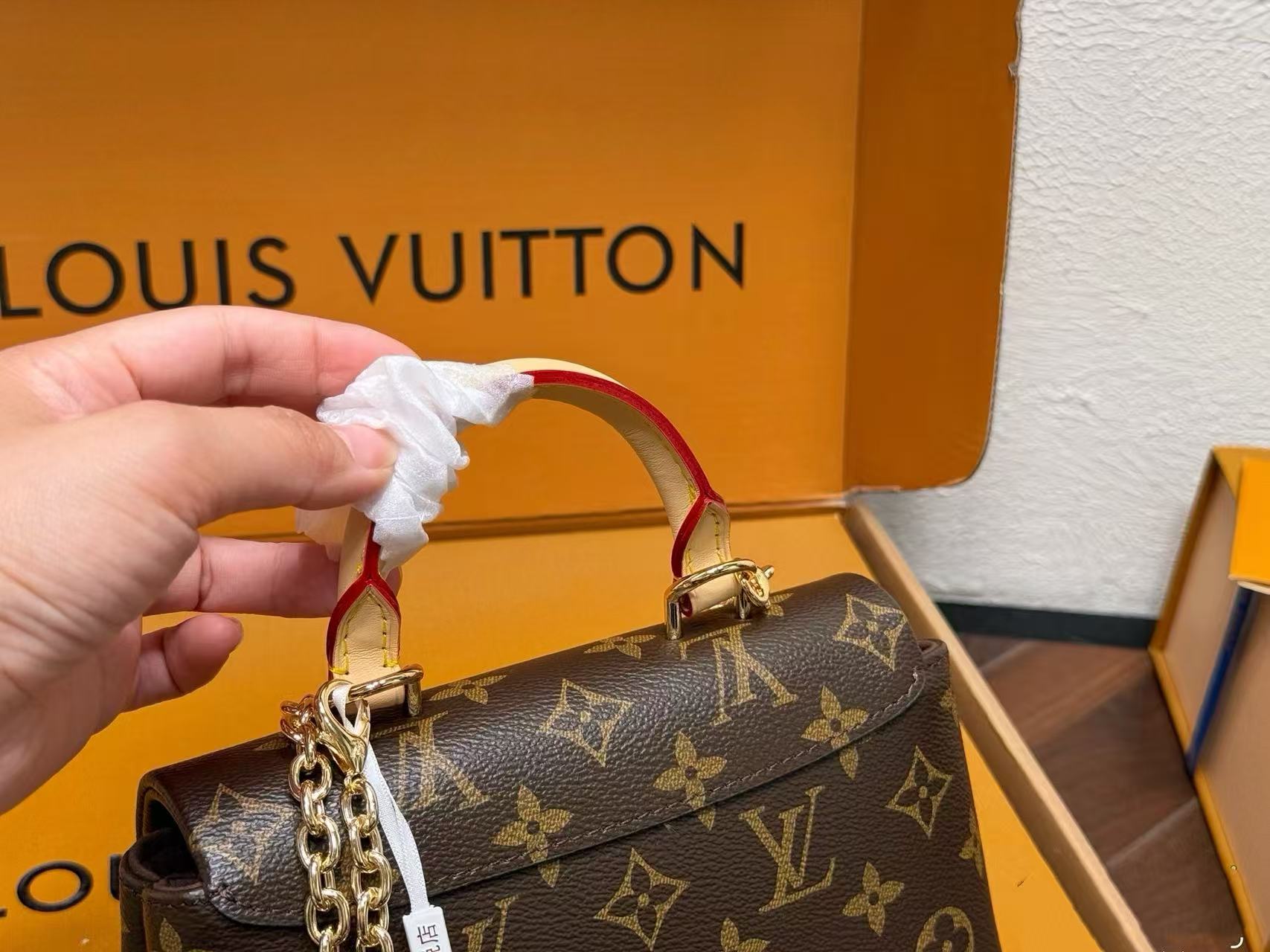 LV Madeleine nanoハンドバッグ【50％割引+送料無料】