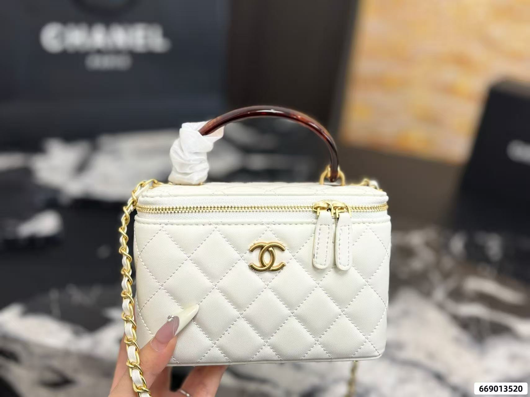 CHANE1 チェーンハンドバッグ【50％割引+送料無料】