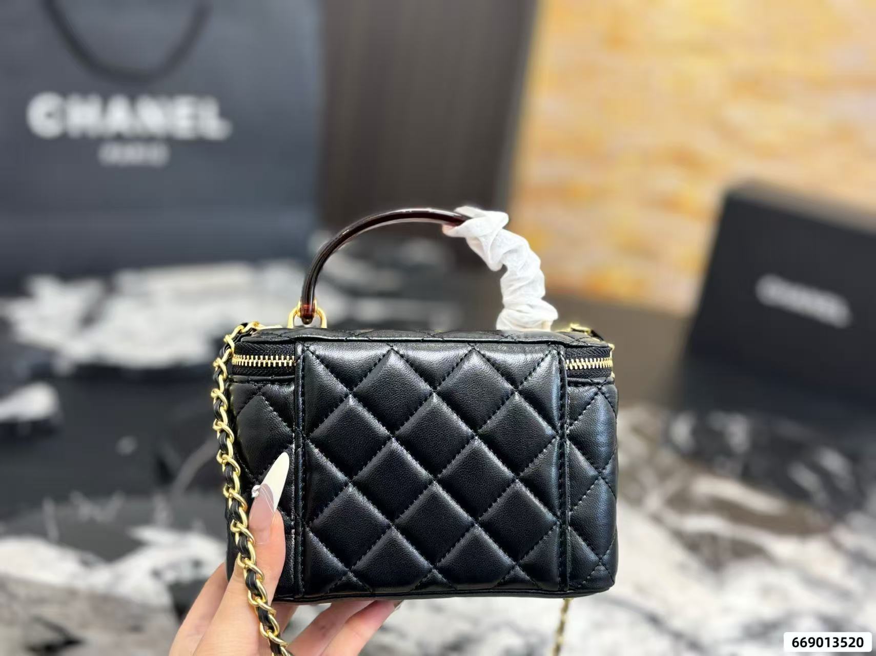 CHANE1 チェーンハンドバッグ【50％割引+送料無料】