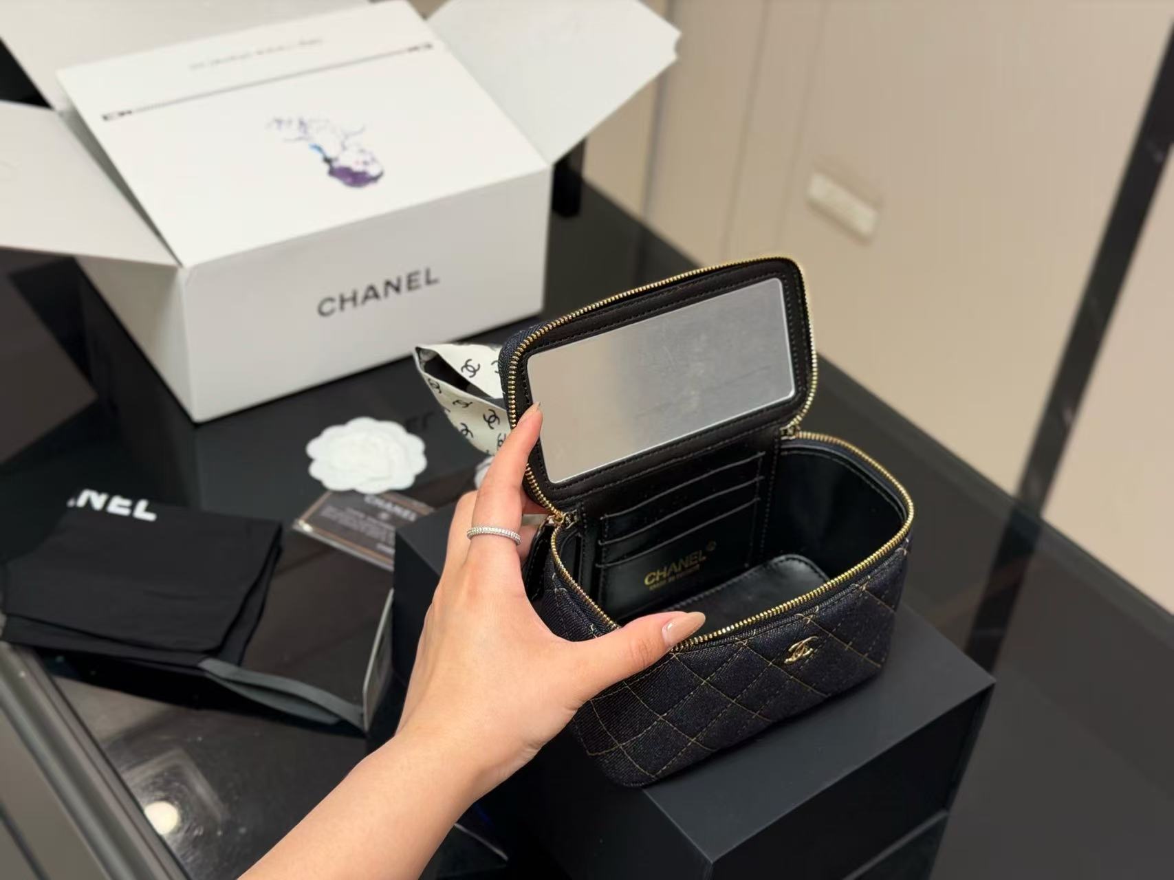 CHANE1 ダブルCチェーンデニムバッグ【50％割引+送料無料】