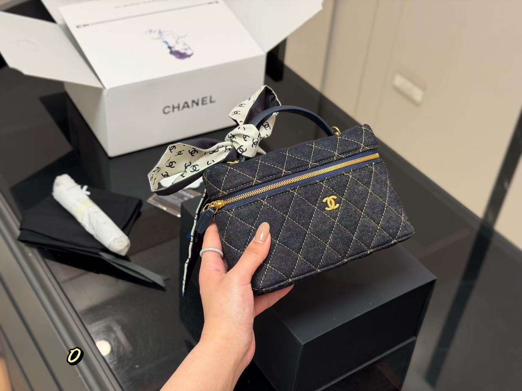 CHANE1 ダブルCチェーンジッパーデニムバッグ【50％割引+送料無料】