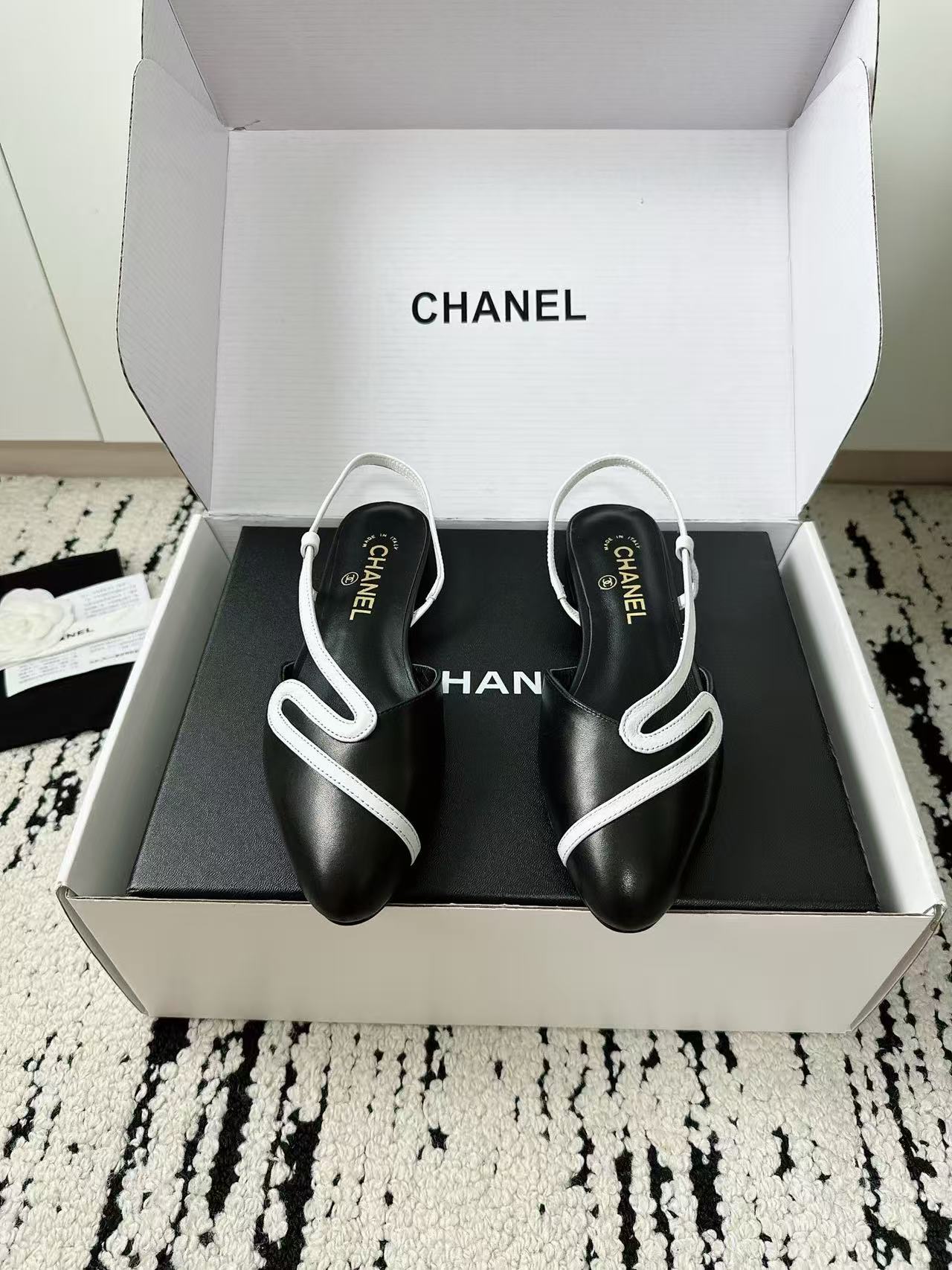 CHANE 高品質キャットアイフラットシューズ【50％割引+送料無料】