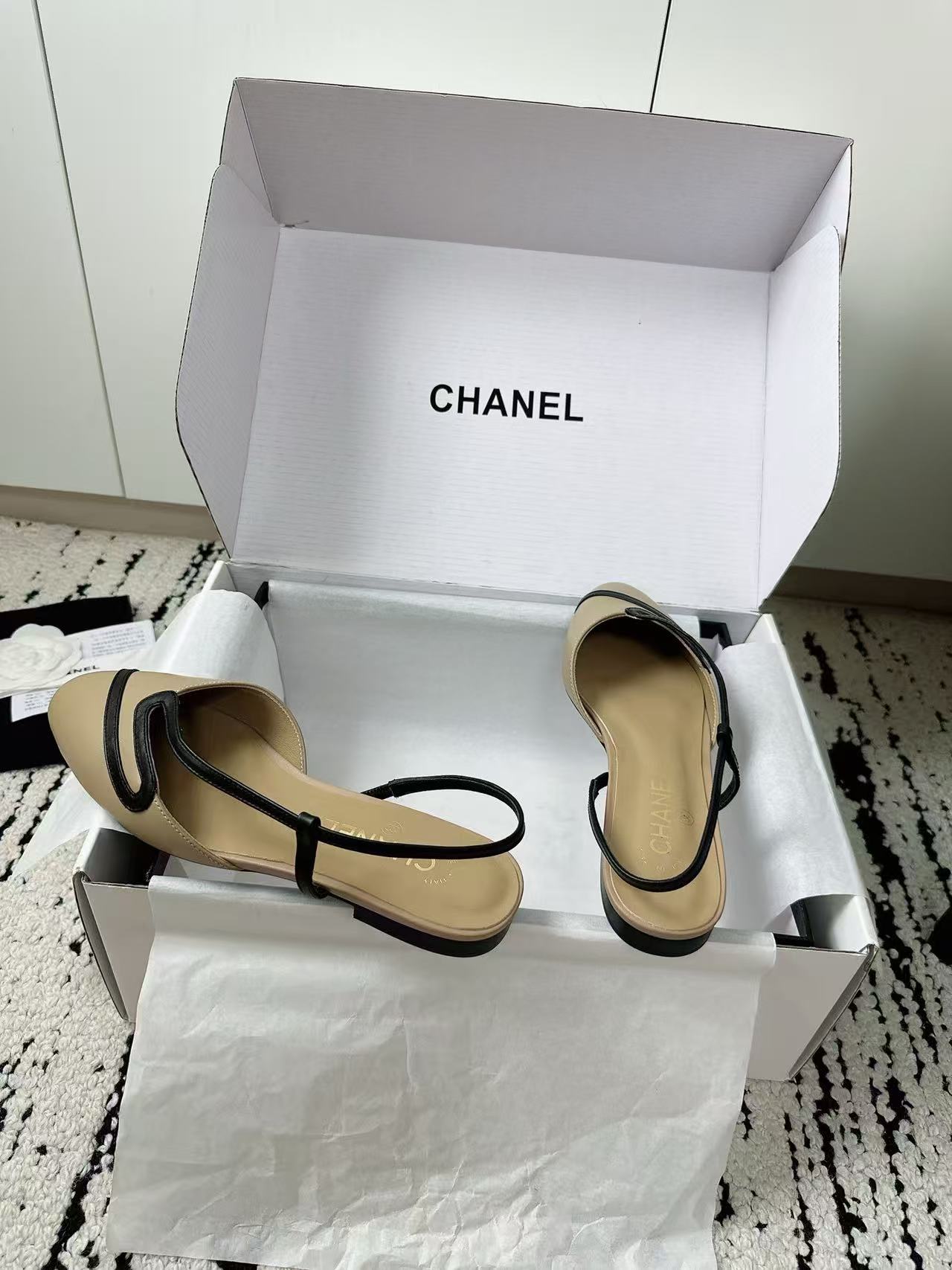 CHANE 高品質キャットアイフラットシューズ【50％割引+送料無料】