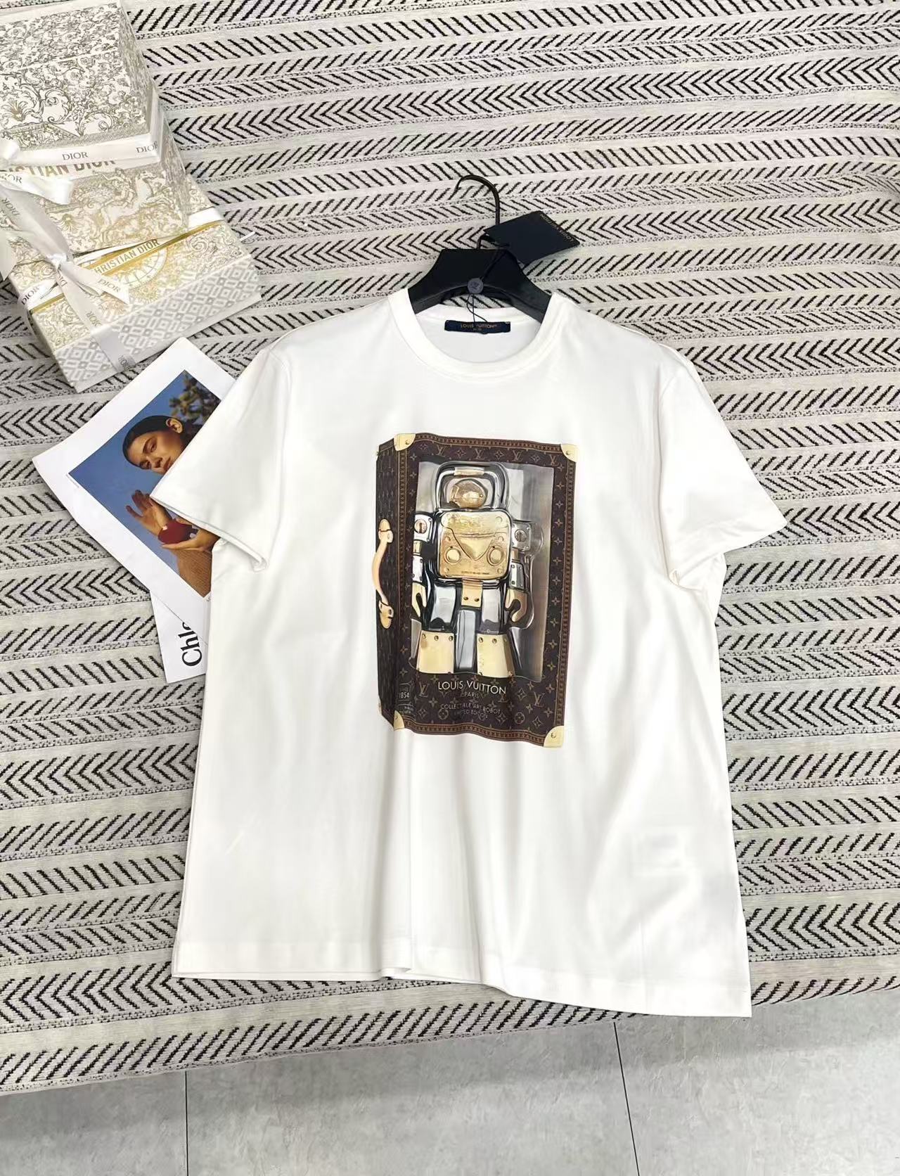 LVメカニカルプリントの漫画Tシャツ【50％割引+送料無料】
