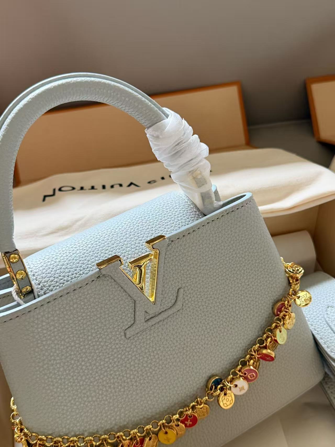 LV Capucinesハンドバッグ【50％割引+送料無料】