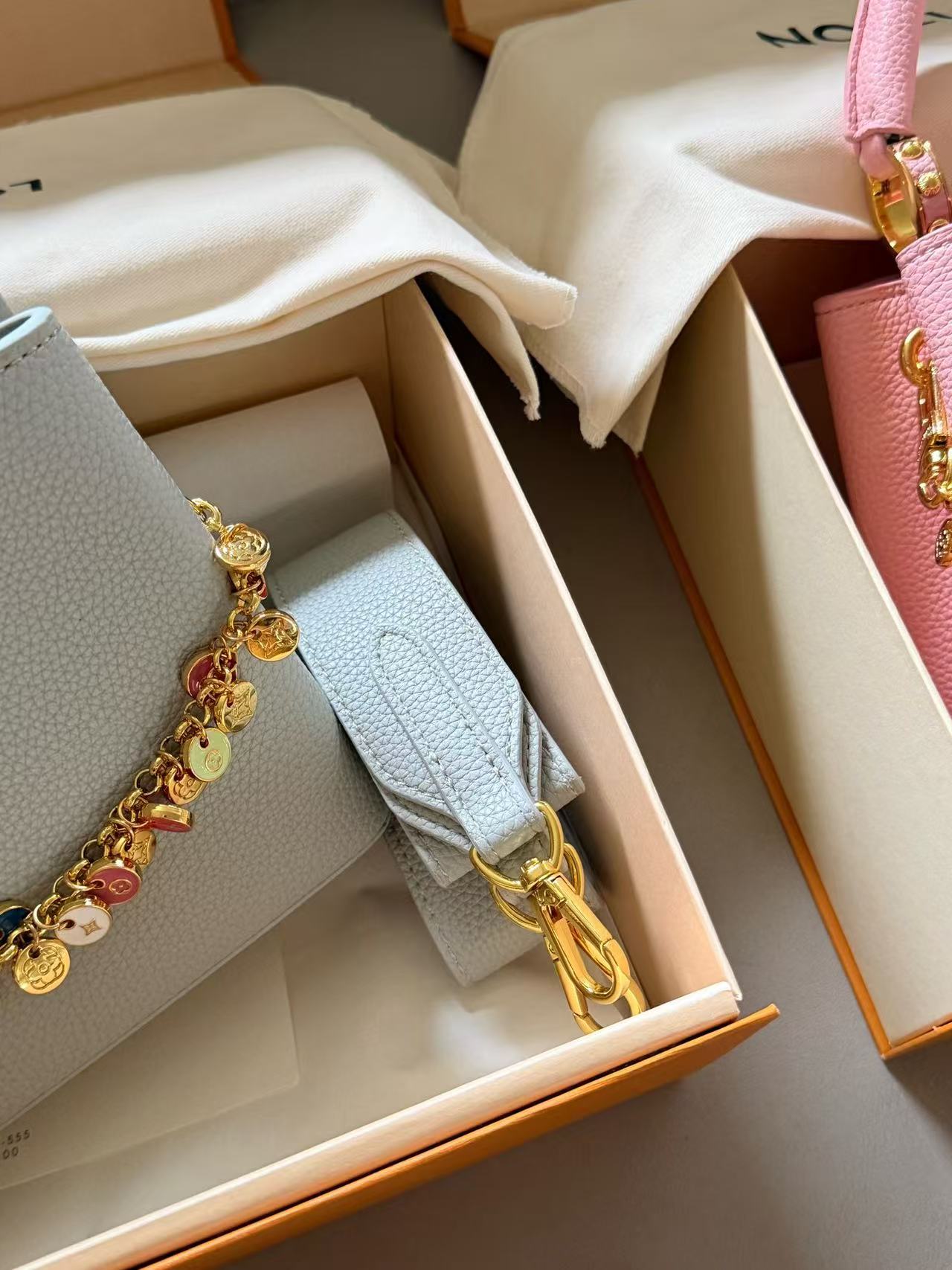 LV Capucinesハンドバッグ【50％割引+送料無料】