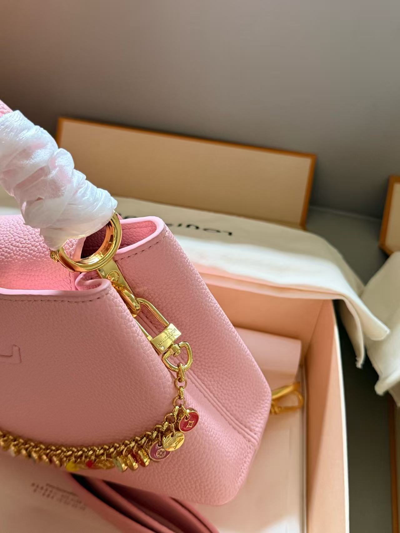LV Capucinesハンドバッグ【50％割引+送料無料】