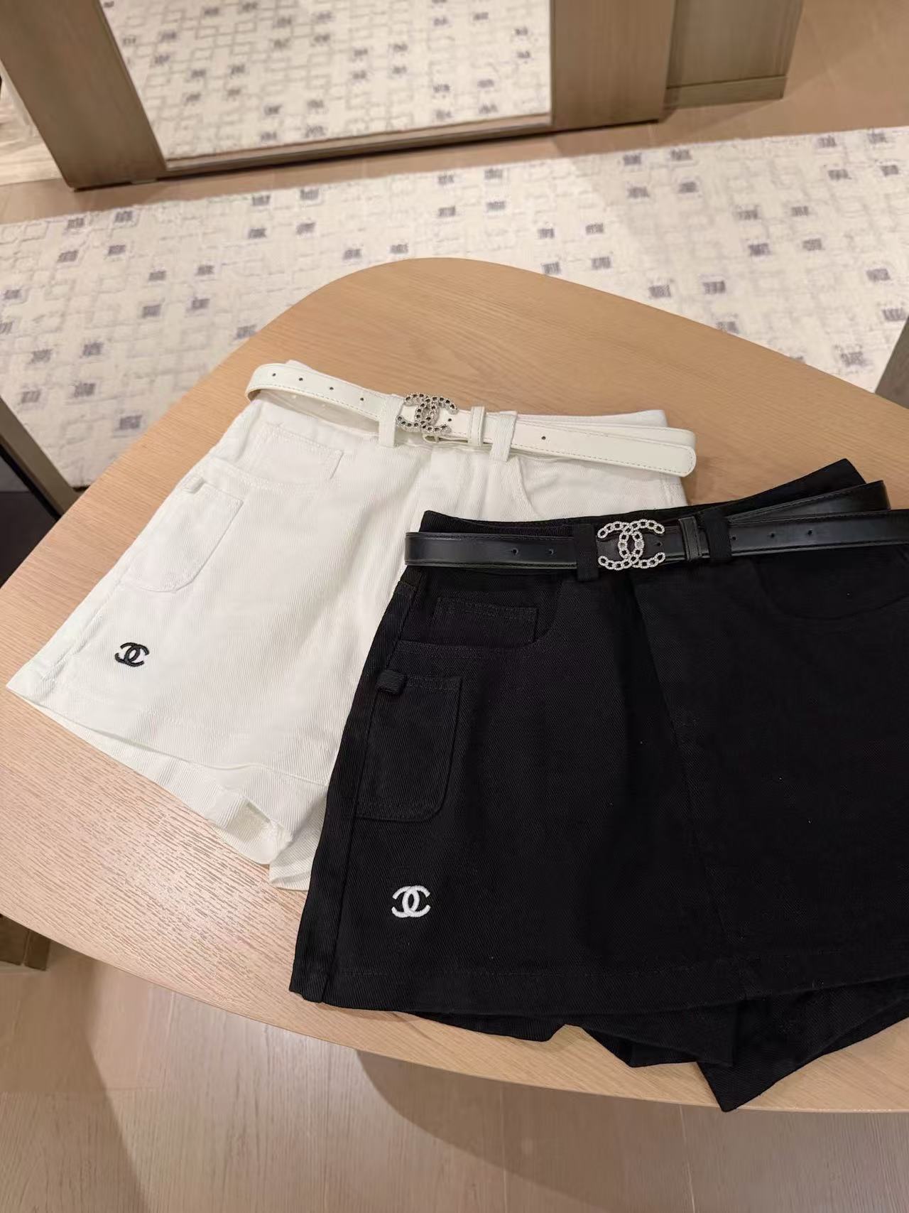 CHANE1のベルト付きデニムスカートと合わせて【50％割引+送料無料】