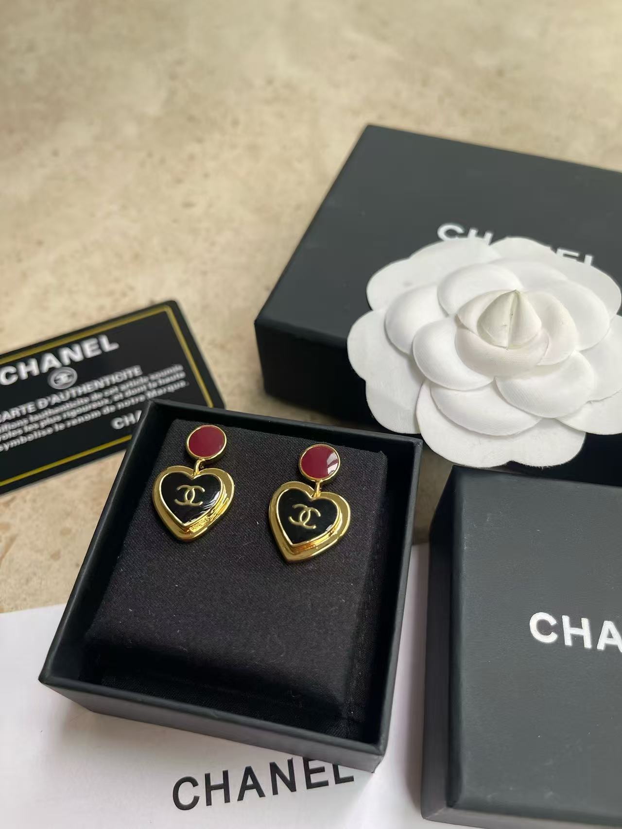 CHANE1 ダブルCハートピアス【50％割引+送料無料】