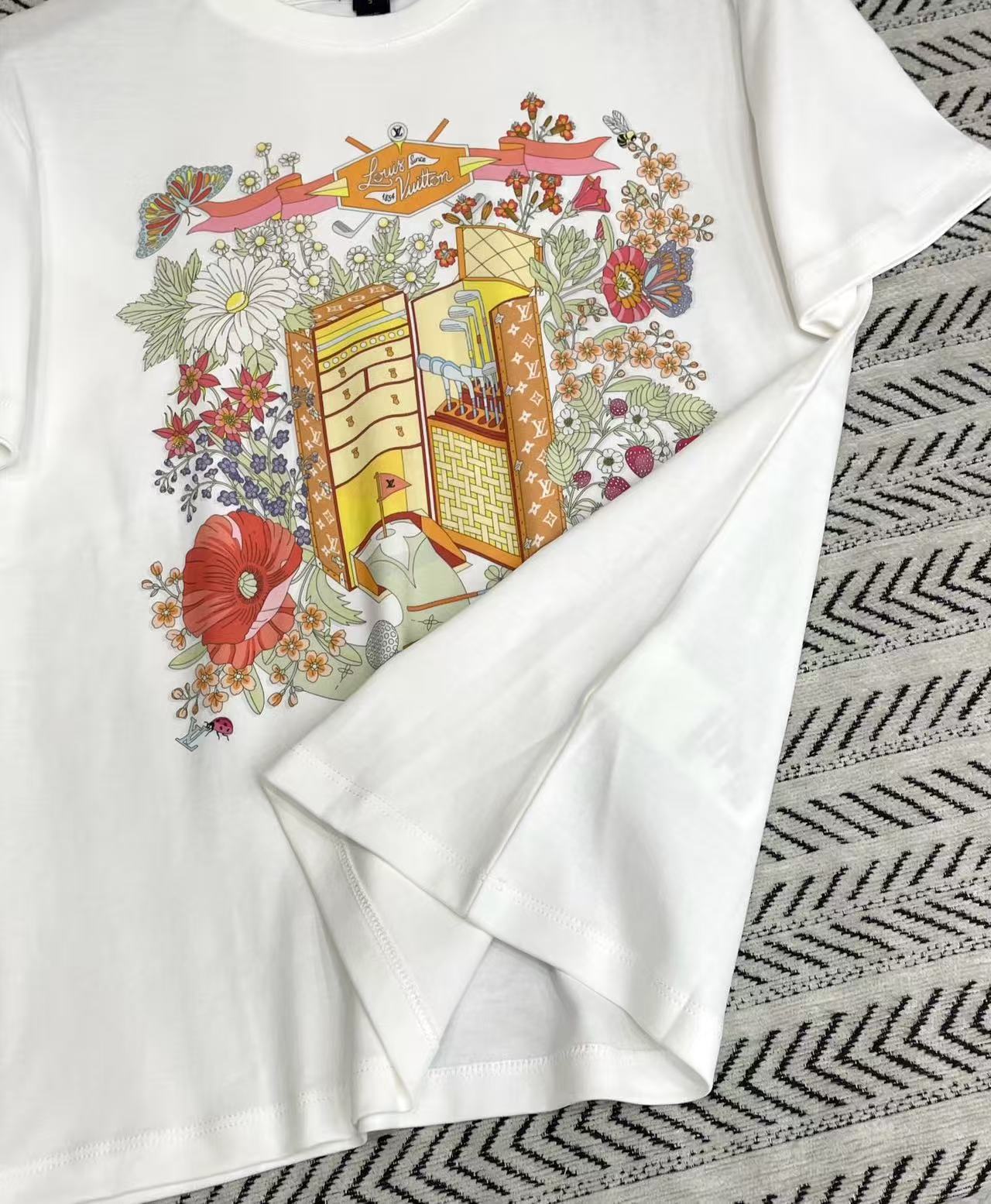 LVプリント文字Tシャツ【50％割引+送料無料】