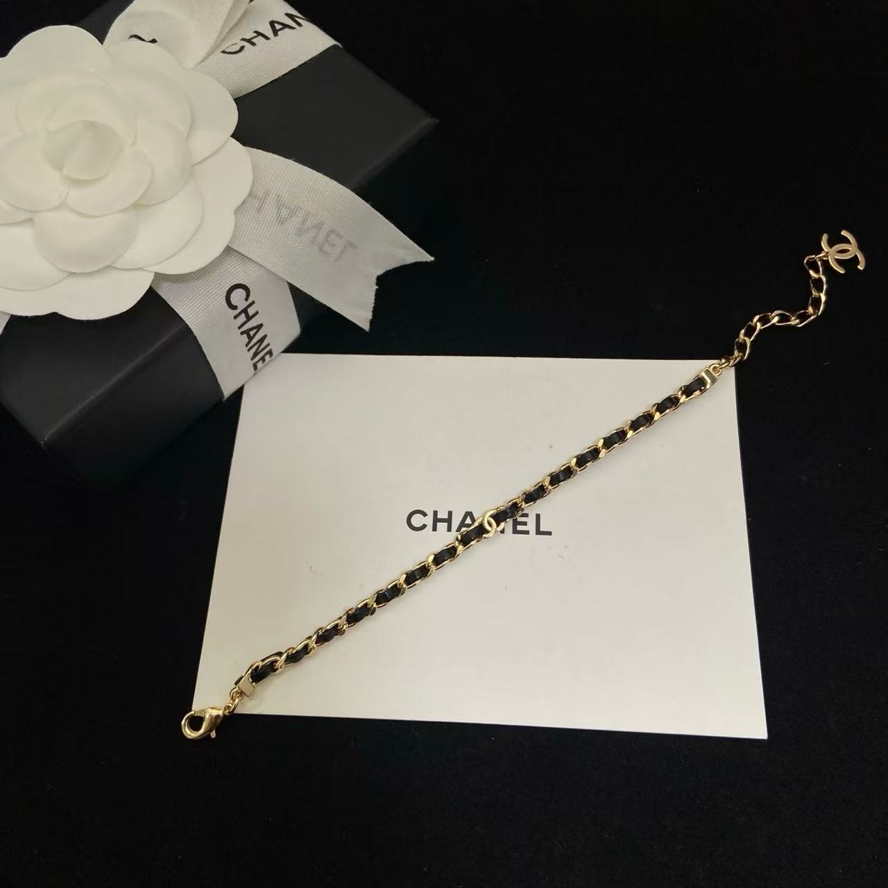 CHANE1 ダブルC レザーブレスレット【50％割引+送料無料】