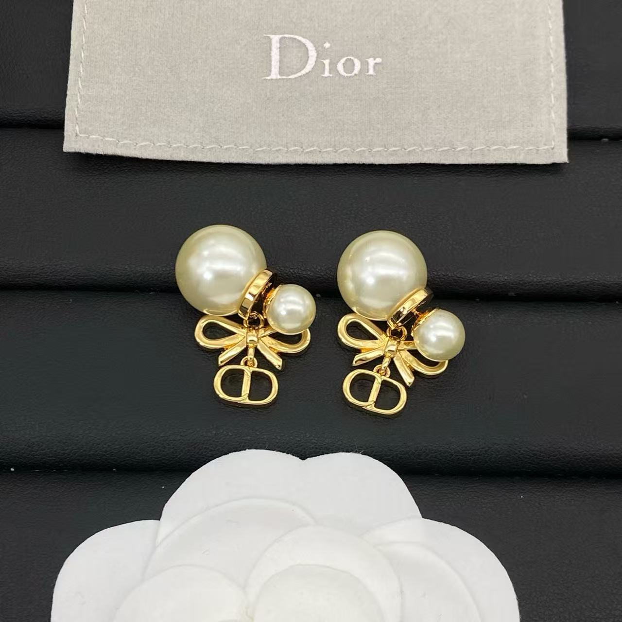 DI0R CDパール スタッドピアス【50％割引+送料無料】