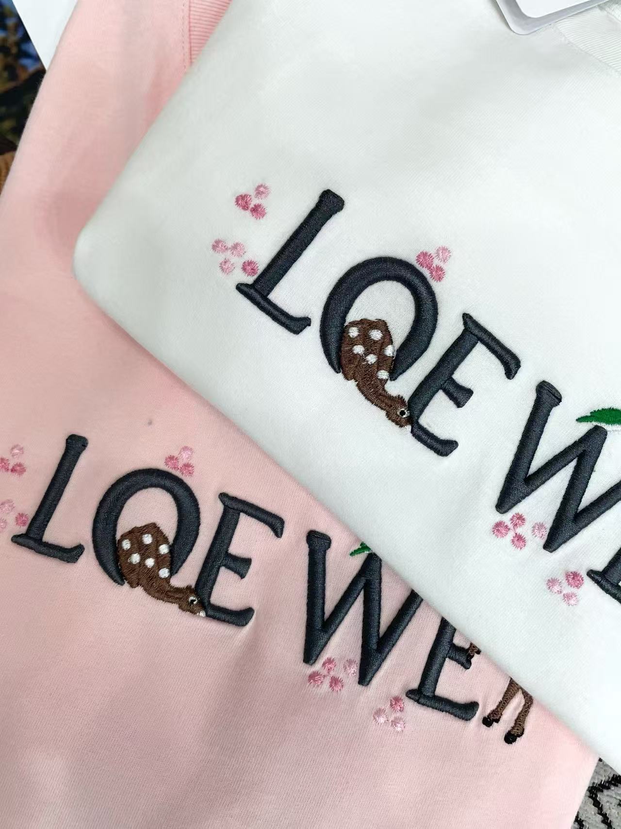 LOEWE 刺繍入りレターTシャツ【50％割引+送料無料】