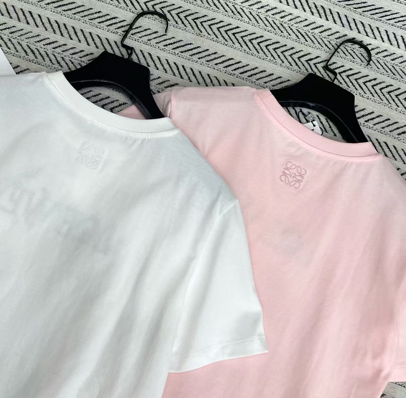LOEWE 刺繍入りレターTシャツ【50％割引+送料無料】