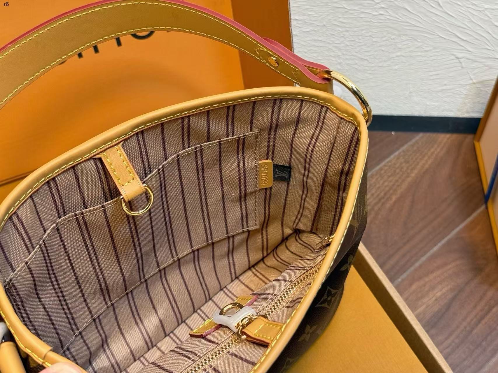 LV delightfulハンドバッグ【50％割引+送料無料】