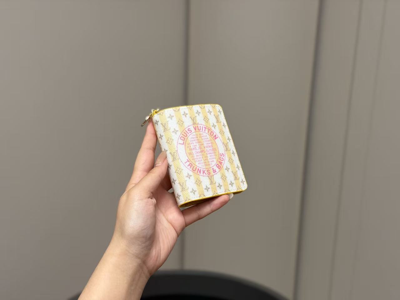LV ジップアラウンドウォレット【50％割引+送料無料】
