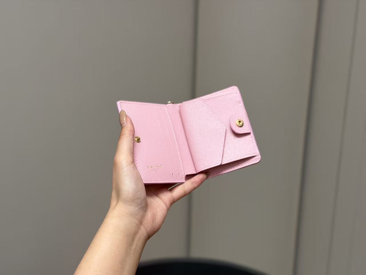 LV ジップアラウンドウォレット【50％割引+送料無料】