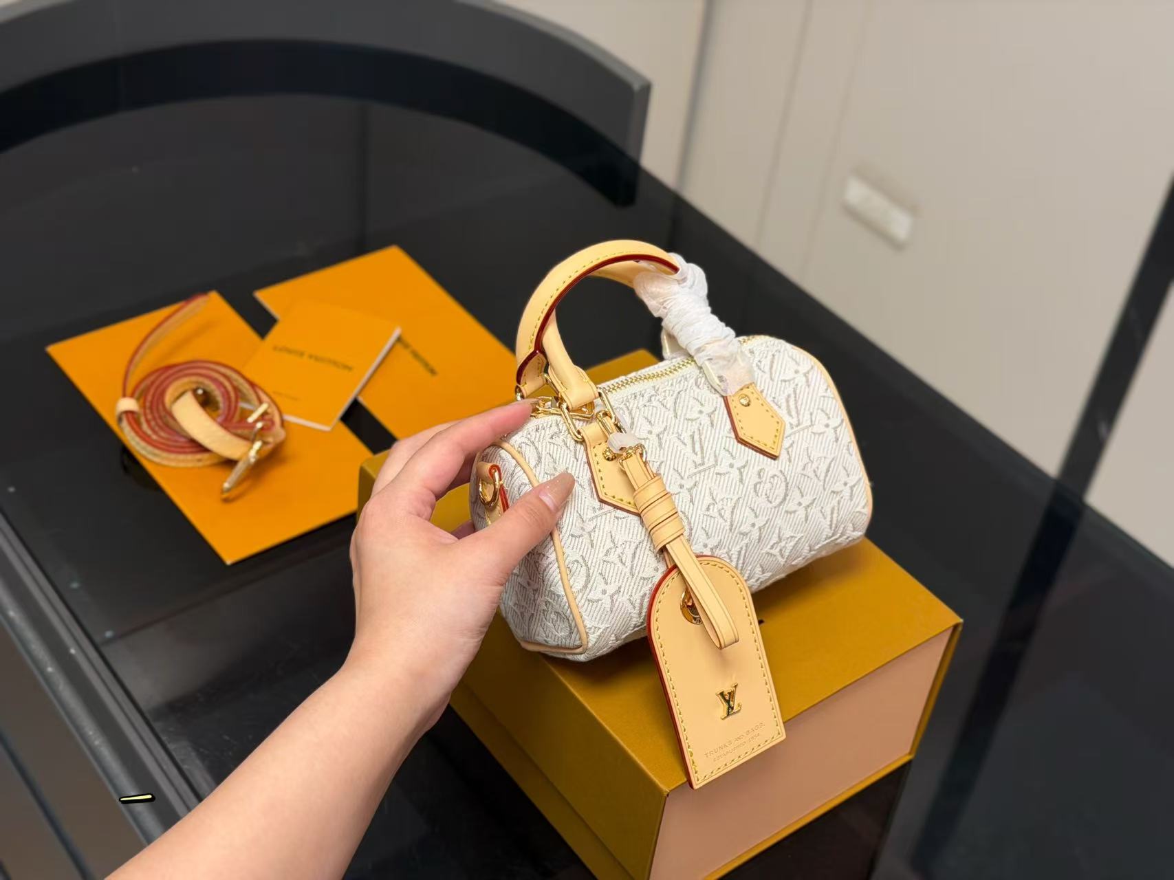 LV Speedy Nanoハンドバッグ【50％割引+送料無料】