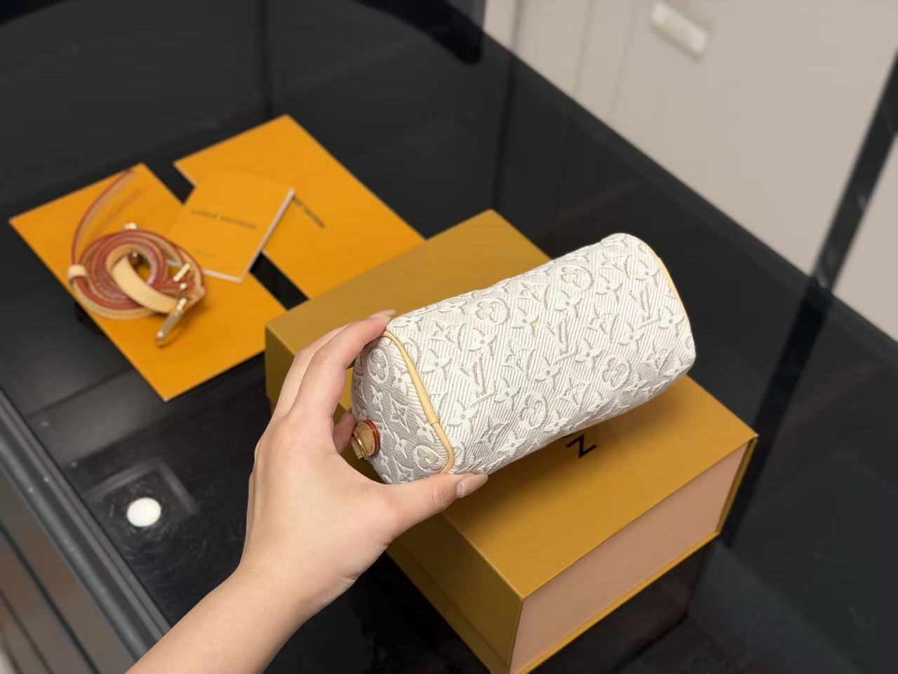 LV Speedy Nanoハンドバッグ【50％割引+送料無料】