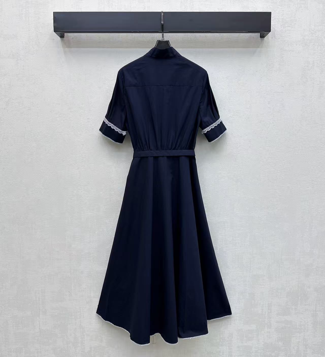 DI0R刺繡入りレタードレス【50％割引+送料無料】