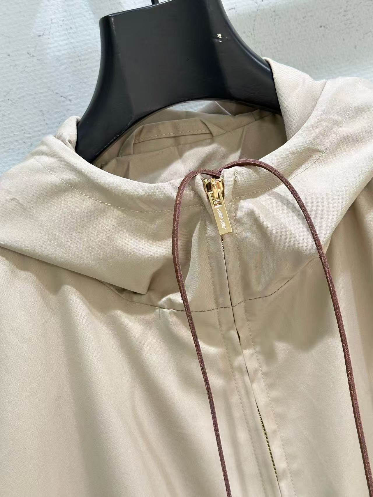 M1UM1U シンプルレターフード付きジャケット【50％割引+送料無料】