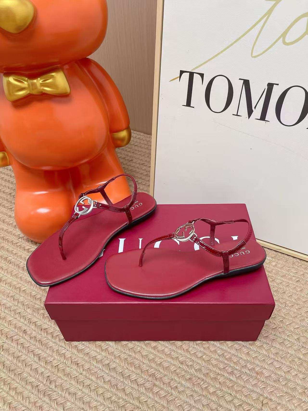 GUCCI ハイクオリティ ダブルG ビーチフラットサンダル【50％割引+送料無料】