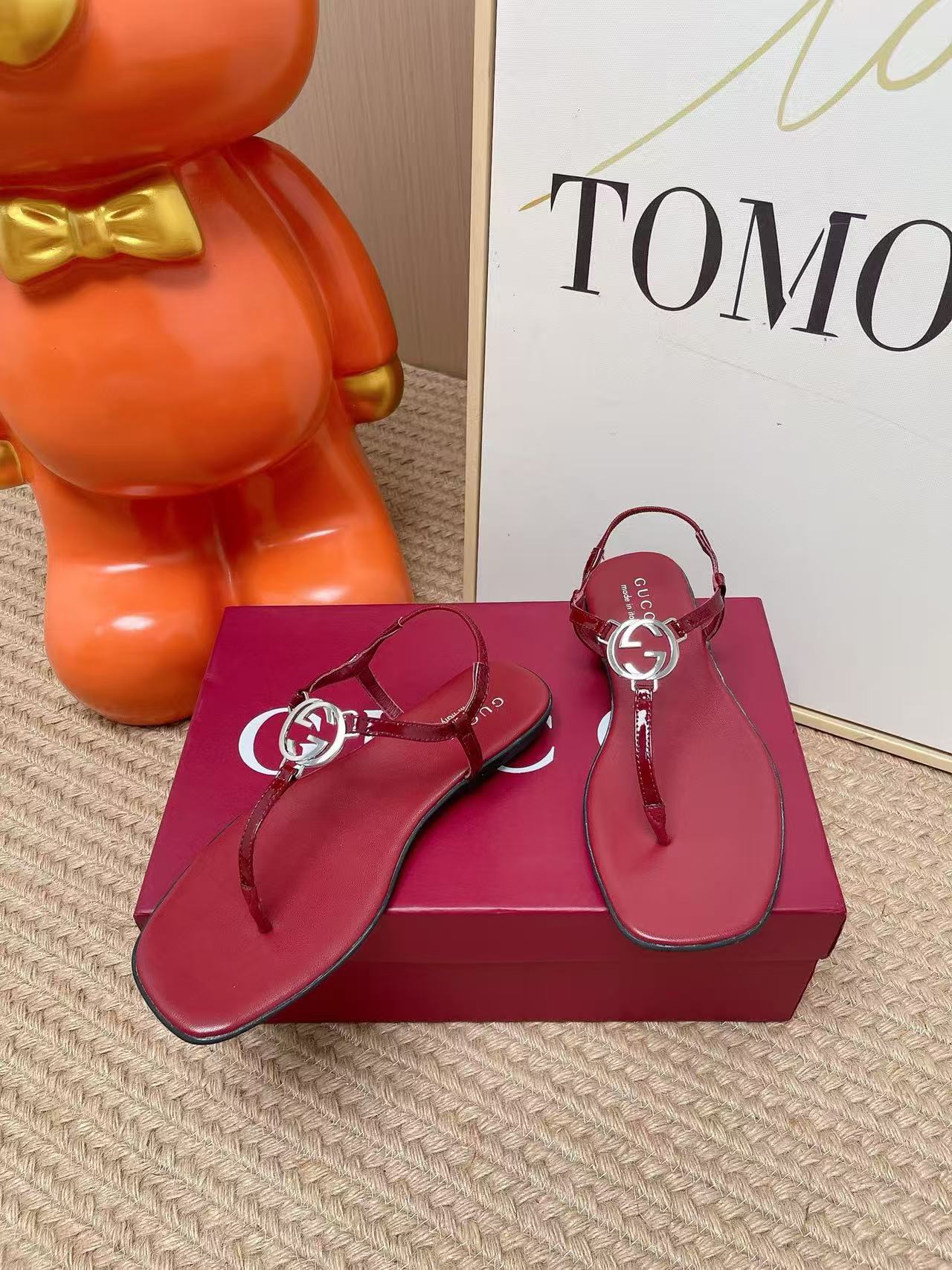GUCCI ハイクオリティ ダブルG ビーチフラットサンダル【50％割引+送料無料】