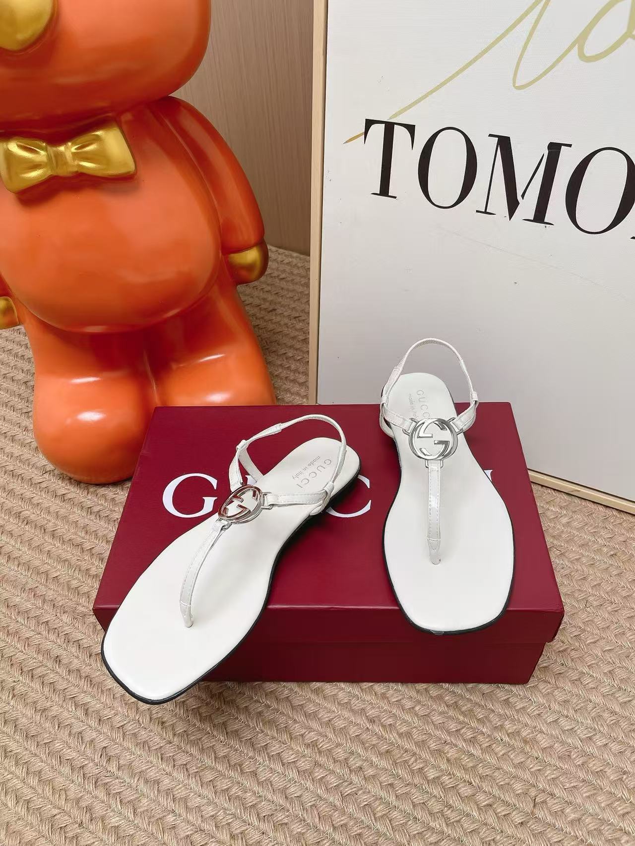 GUCCI ハイクオリティ ダブルG ビーチフラットサンダル【50％割引+送料無料】