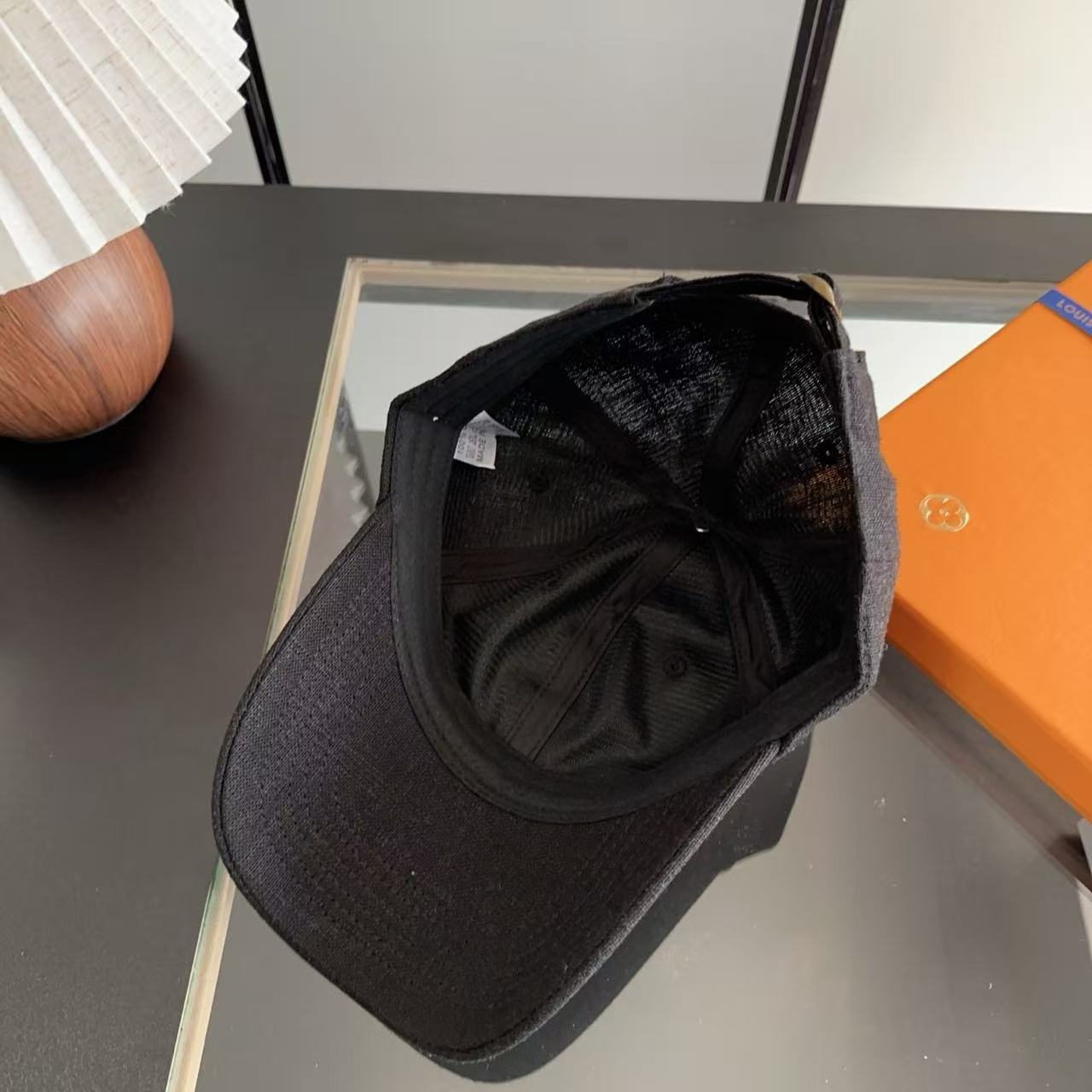 LV ミニマリストロゴ ベースボールキャップ【50％割引+送料無料】